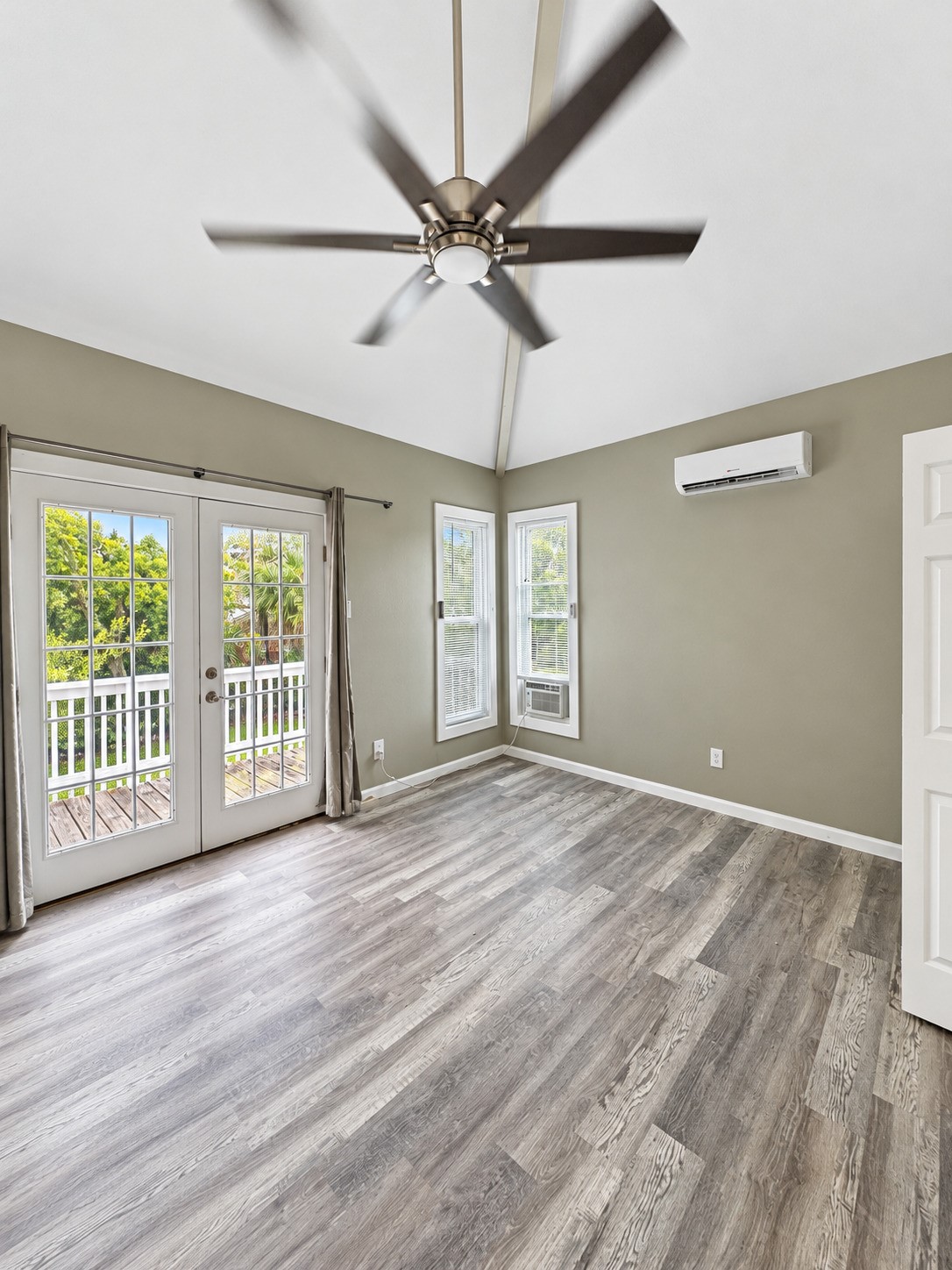 4611 Avenue Q 1/2, Galveston, TX 77551