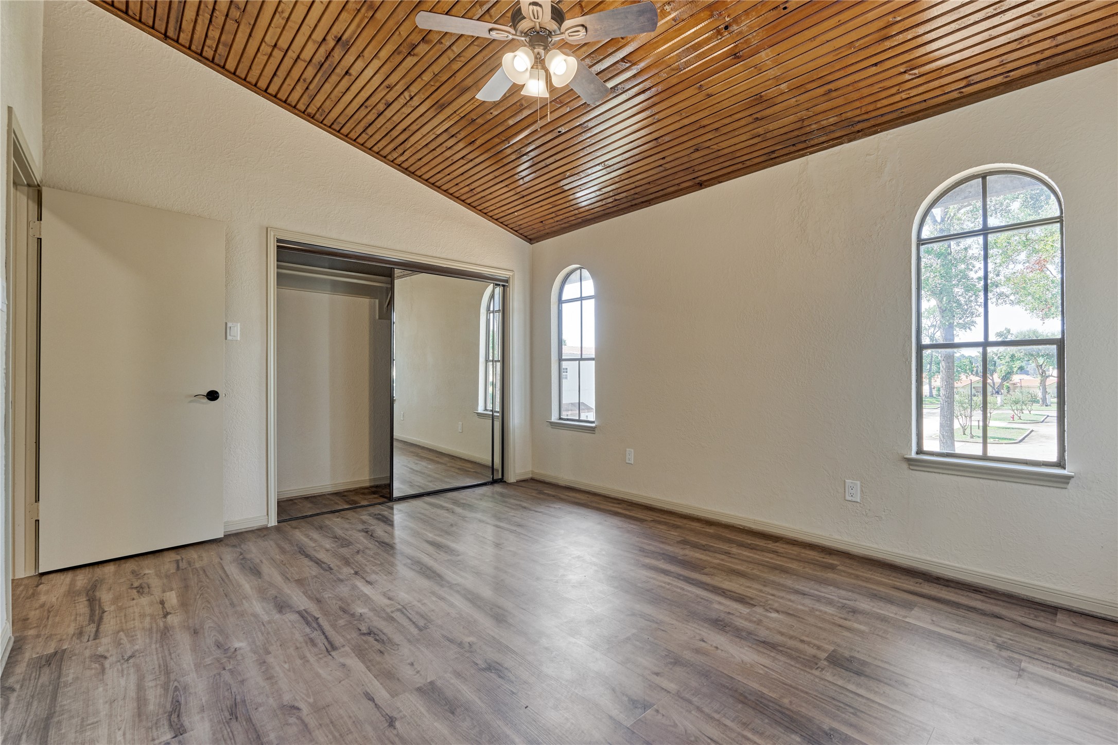 100 La Costa Drive, Montgomery, TX 77356