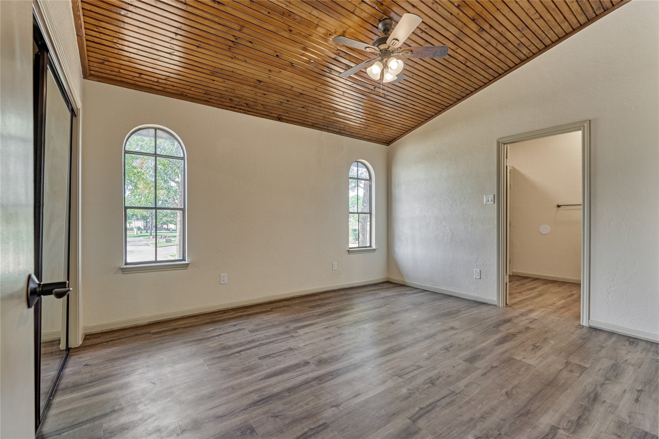 100 La Costa Drive, Montgomery, TX 77356