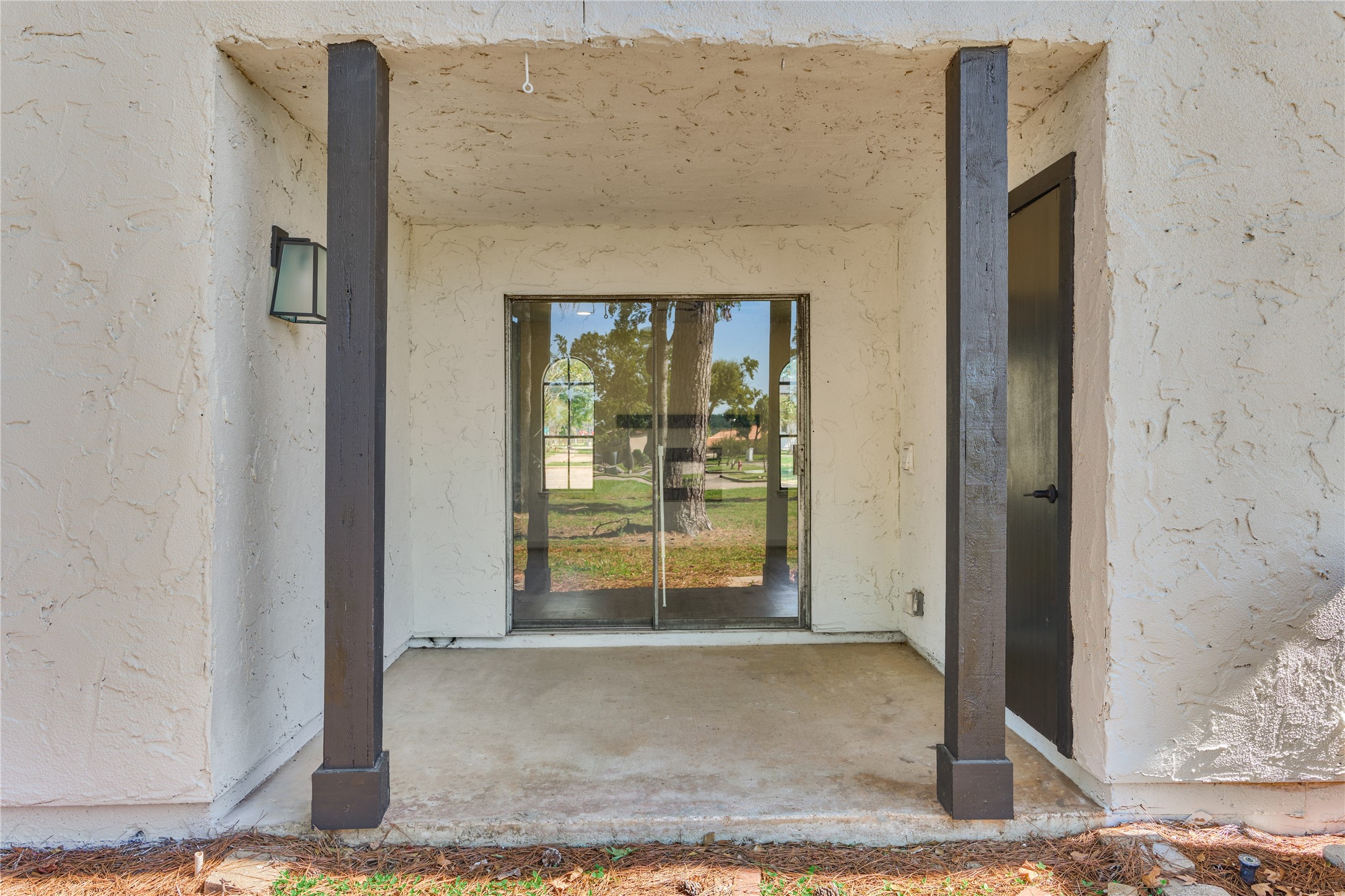 100 La Costa Drive, Montgomery, TX 77356
