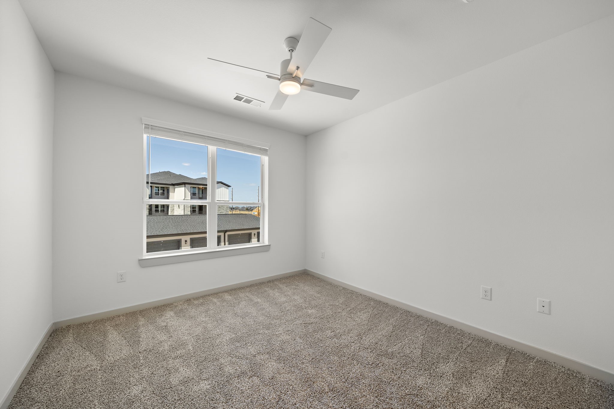 VACANT UNIT SHOWN VACANT UNIT SHOWN