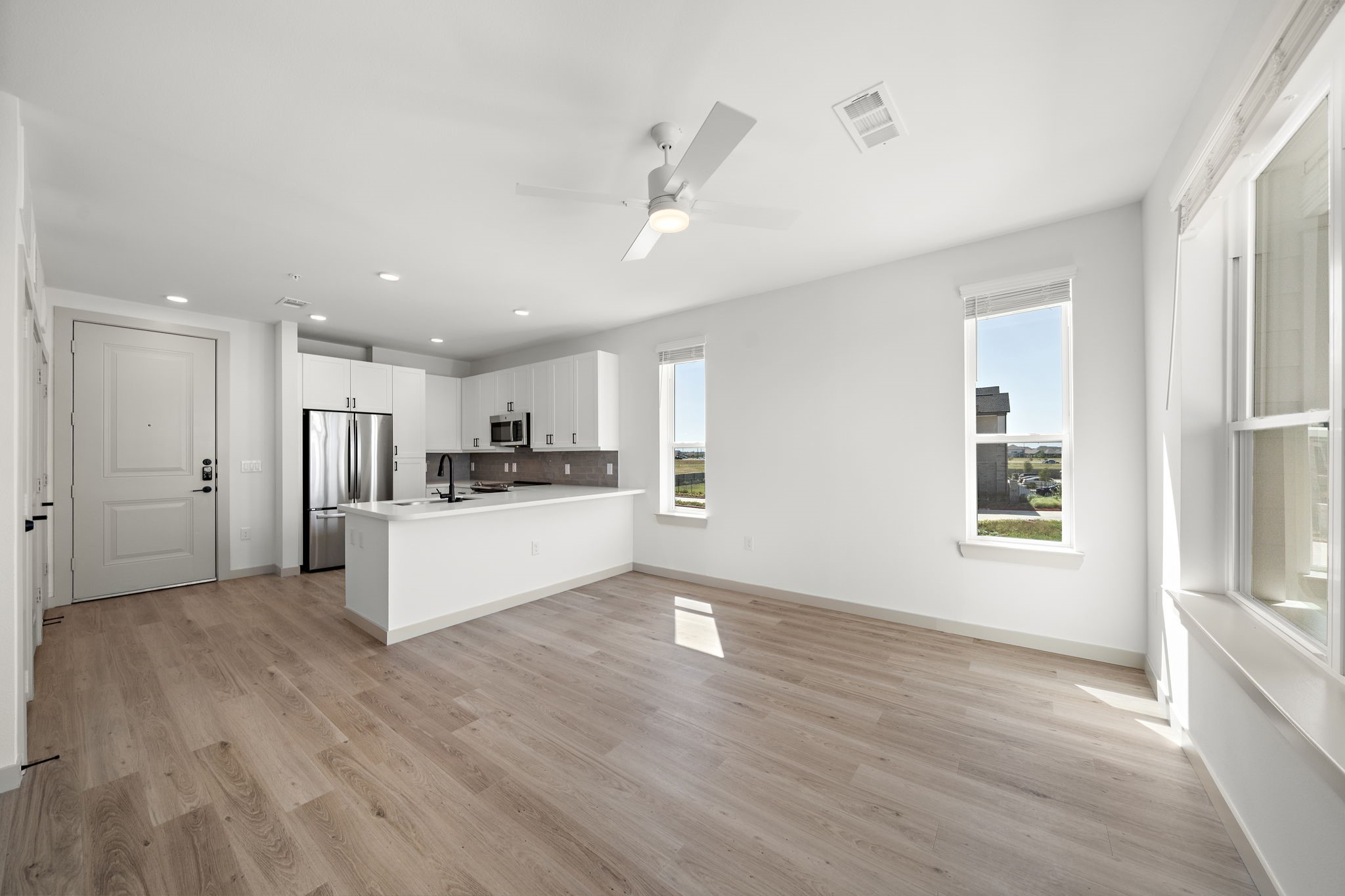 VACANT UNIT SHOWN
