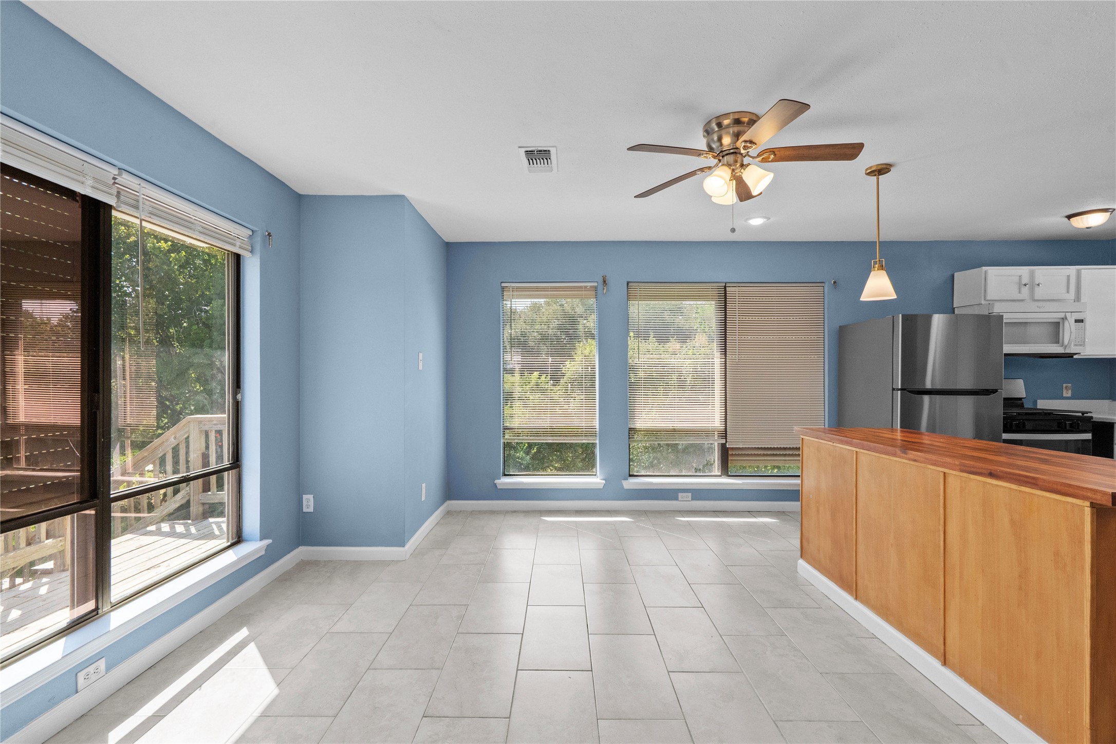 7316 Overton Street, Hitchcock, TX 77563