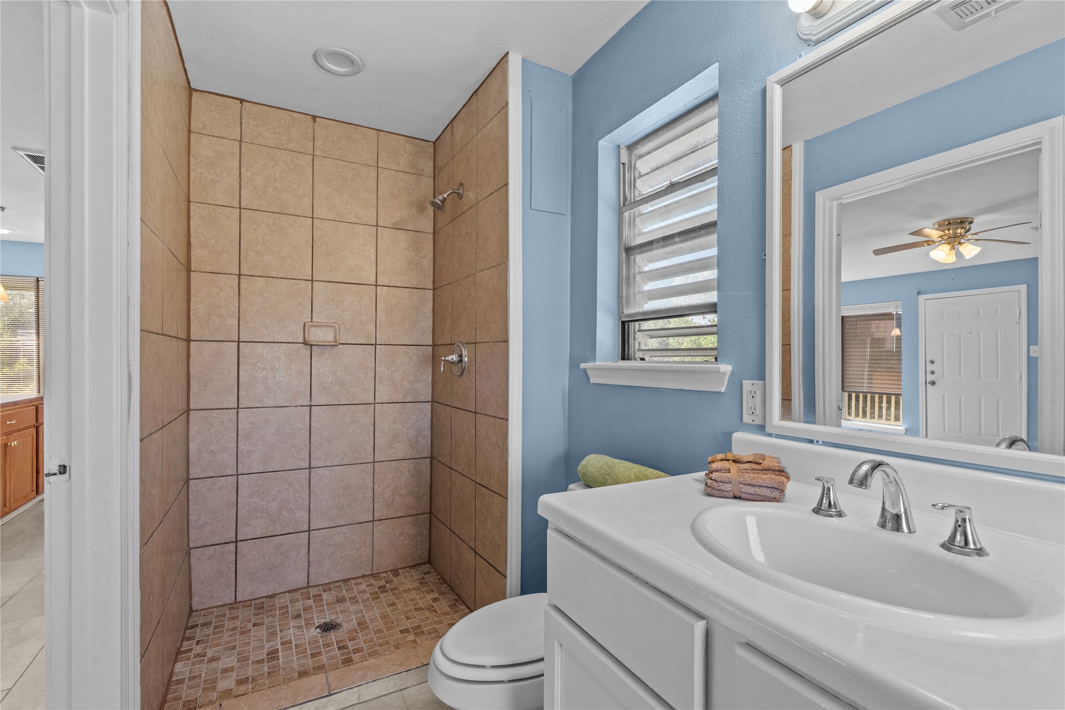 7316 Overton Street, Hitchcock, TX 77563
