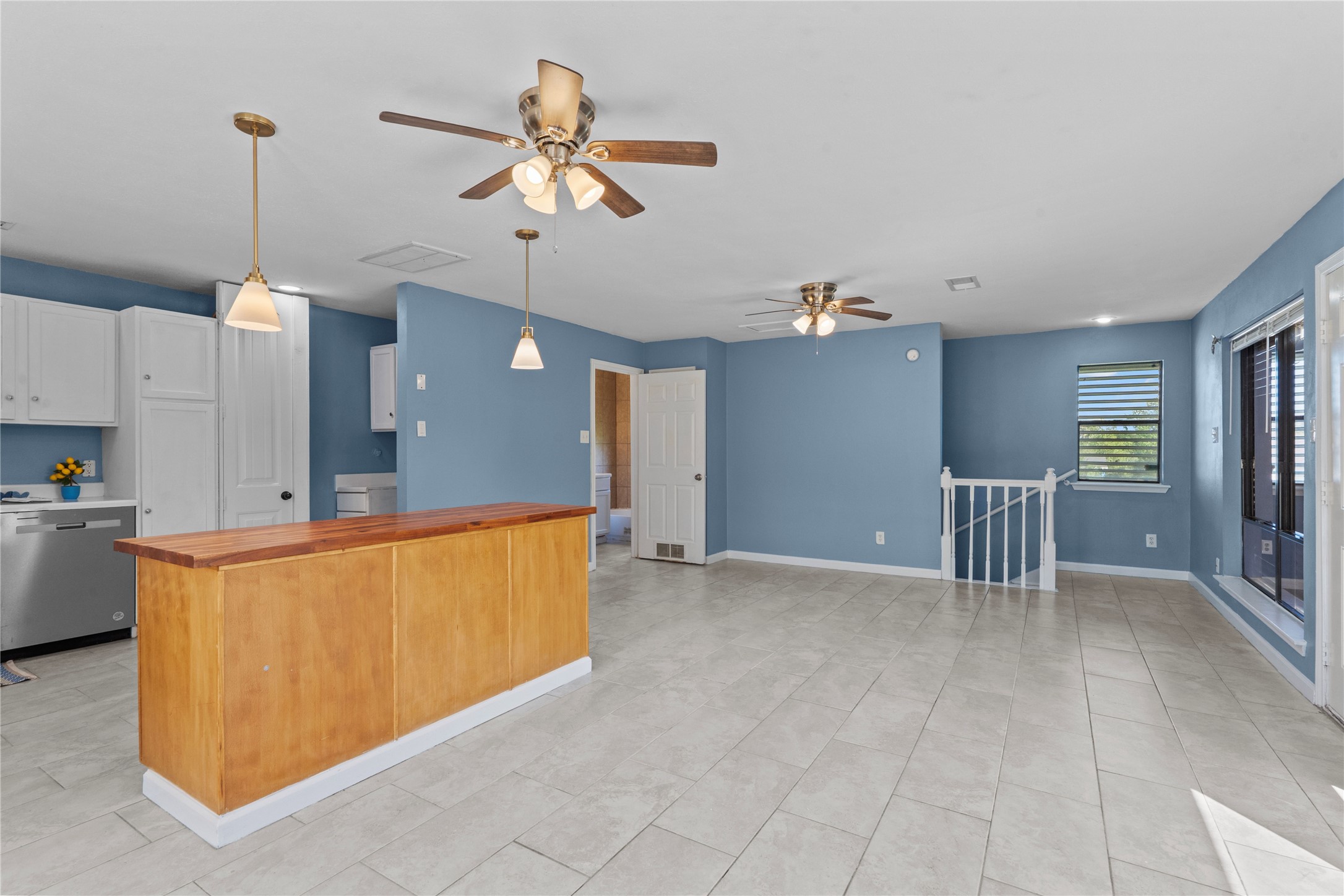 7316 Overton Street, Hitchcock, TX 77563