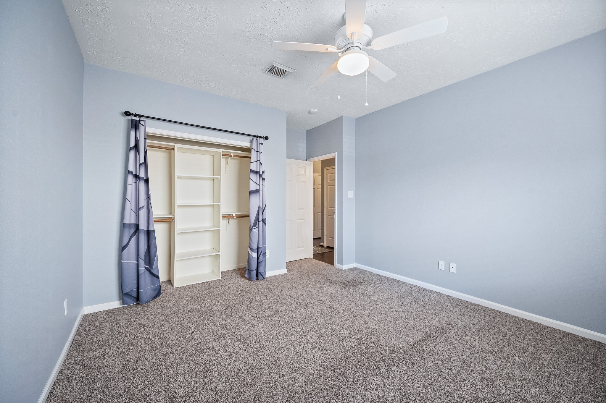 11919 Lakewood Hills Drive, Tomball, TX 77377