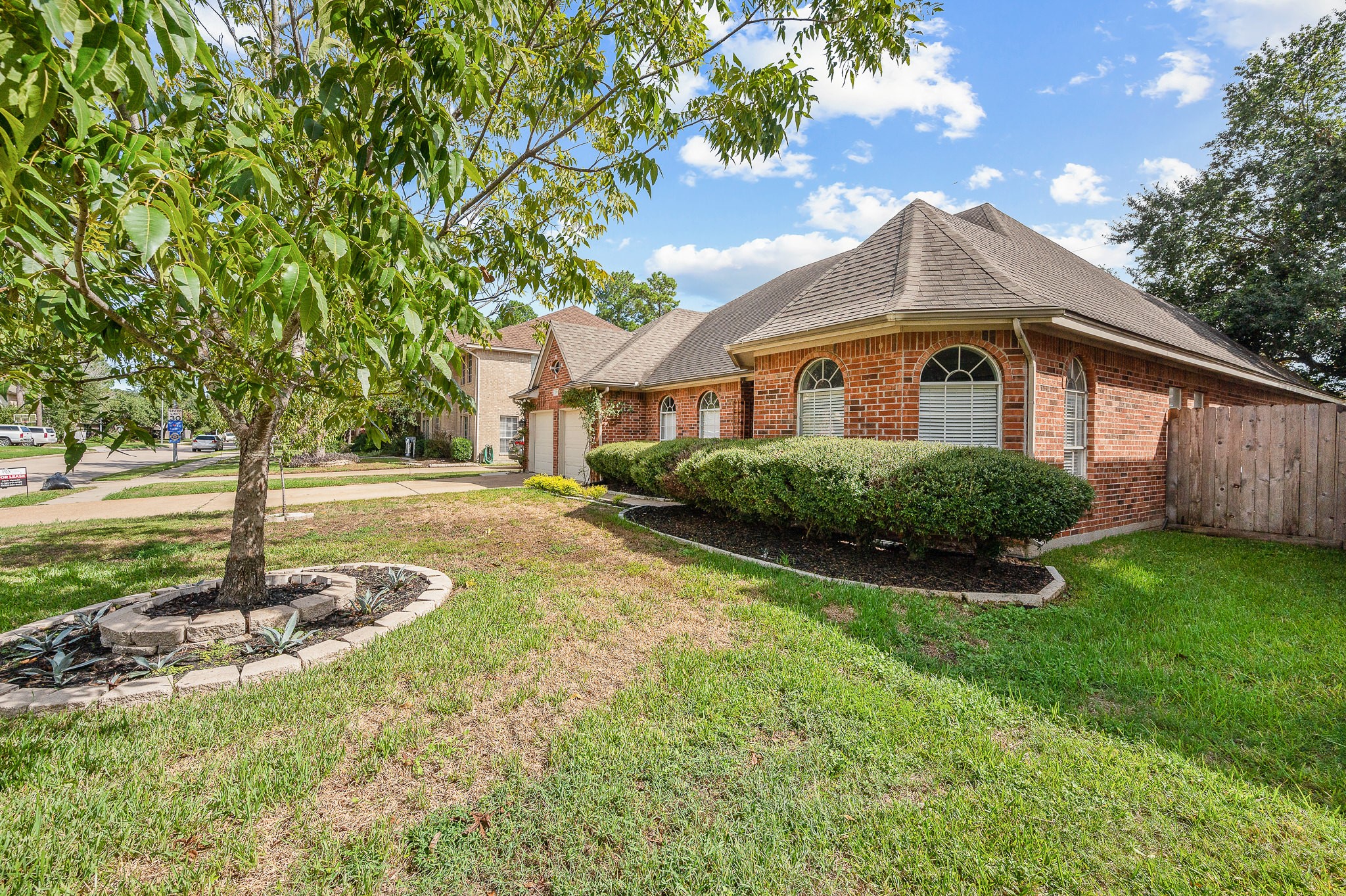 11919 Lakewood Hills Drive, Tomball, TX 77377
