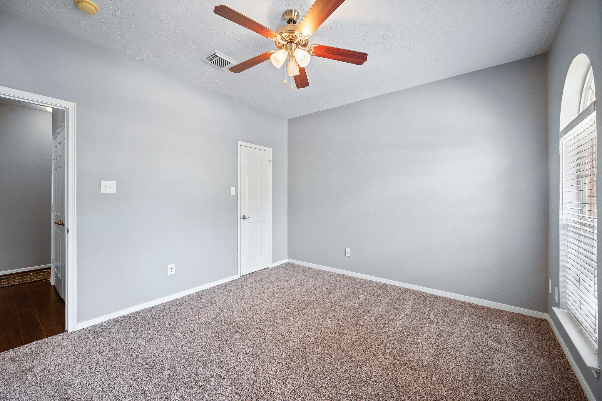 11919 Lakewood Hills Drive, Tomball, TX 77377
