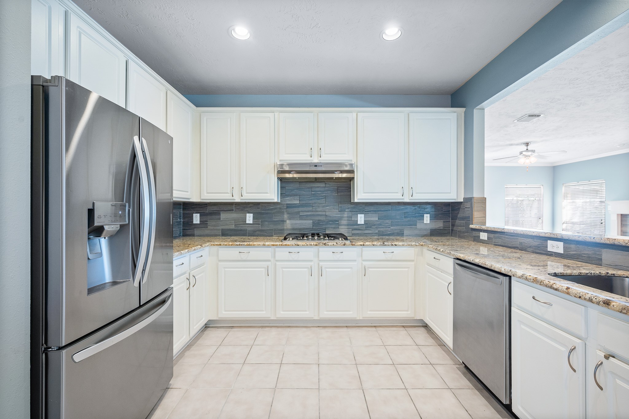 11919 Lakewood Hills Drive, Tomball, TX 77377