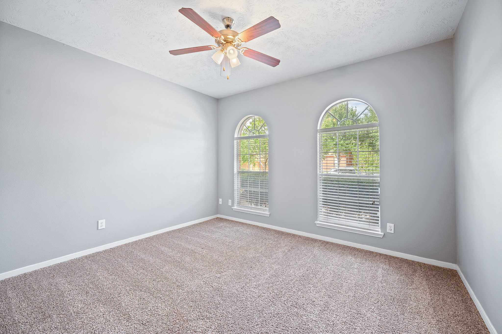 11919 Lakewood Hills Drive, Tomball, TX 77377