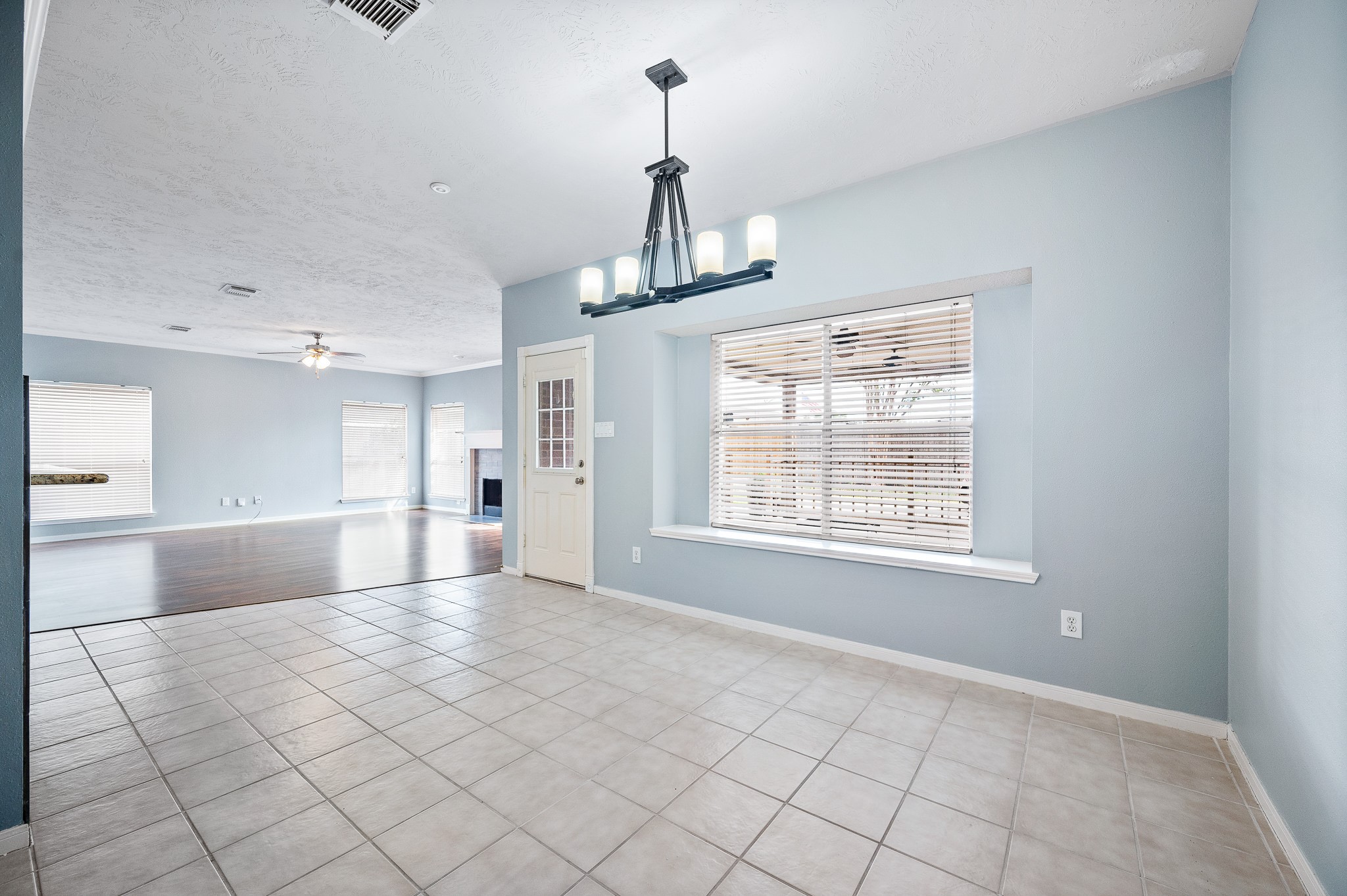 11919 Lakewood Hills Drive, Tomball, TX 77377