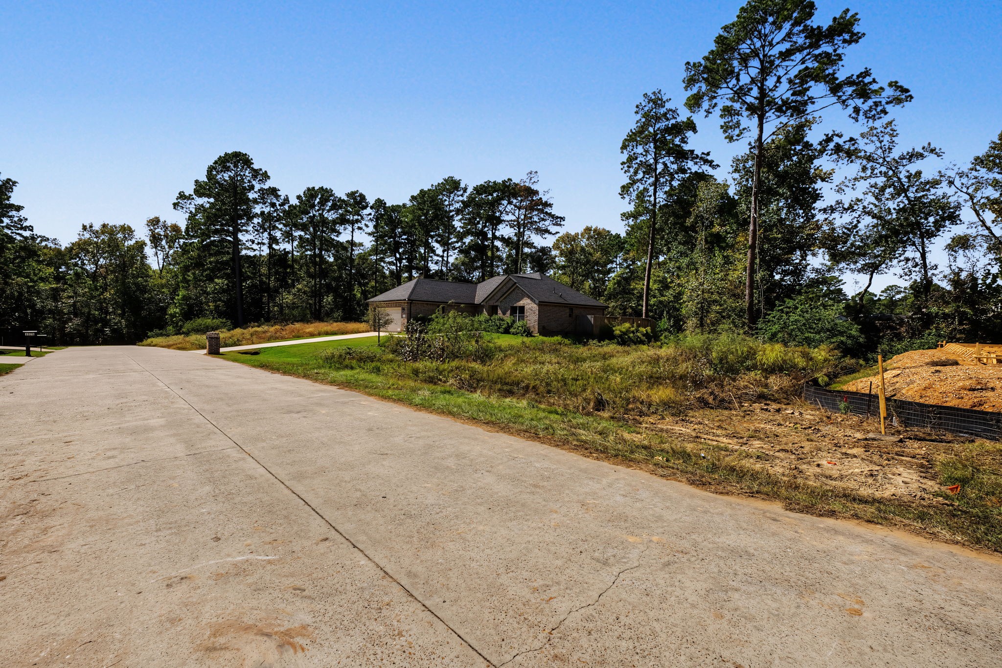 1981 La Salle Park Drive, Conroe, TX 77304