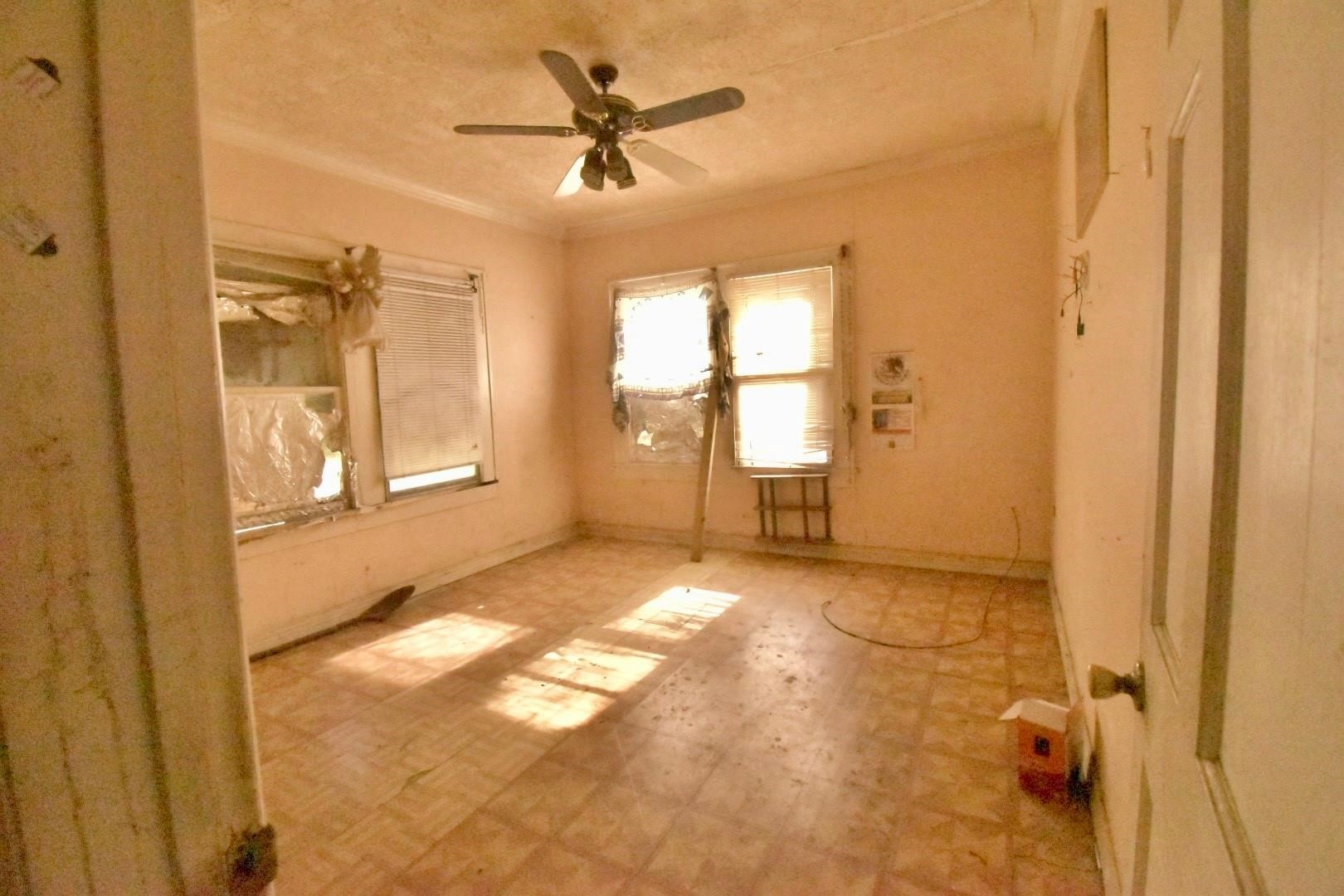 101 Inlane Street, Houston, TX 77012