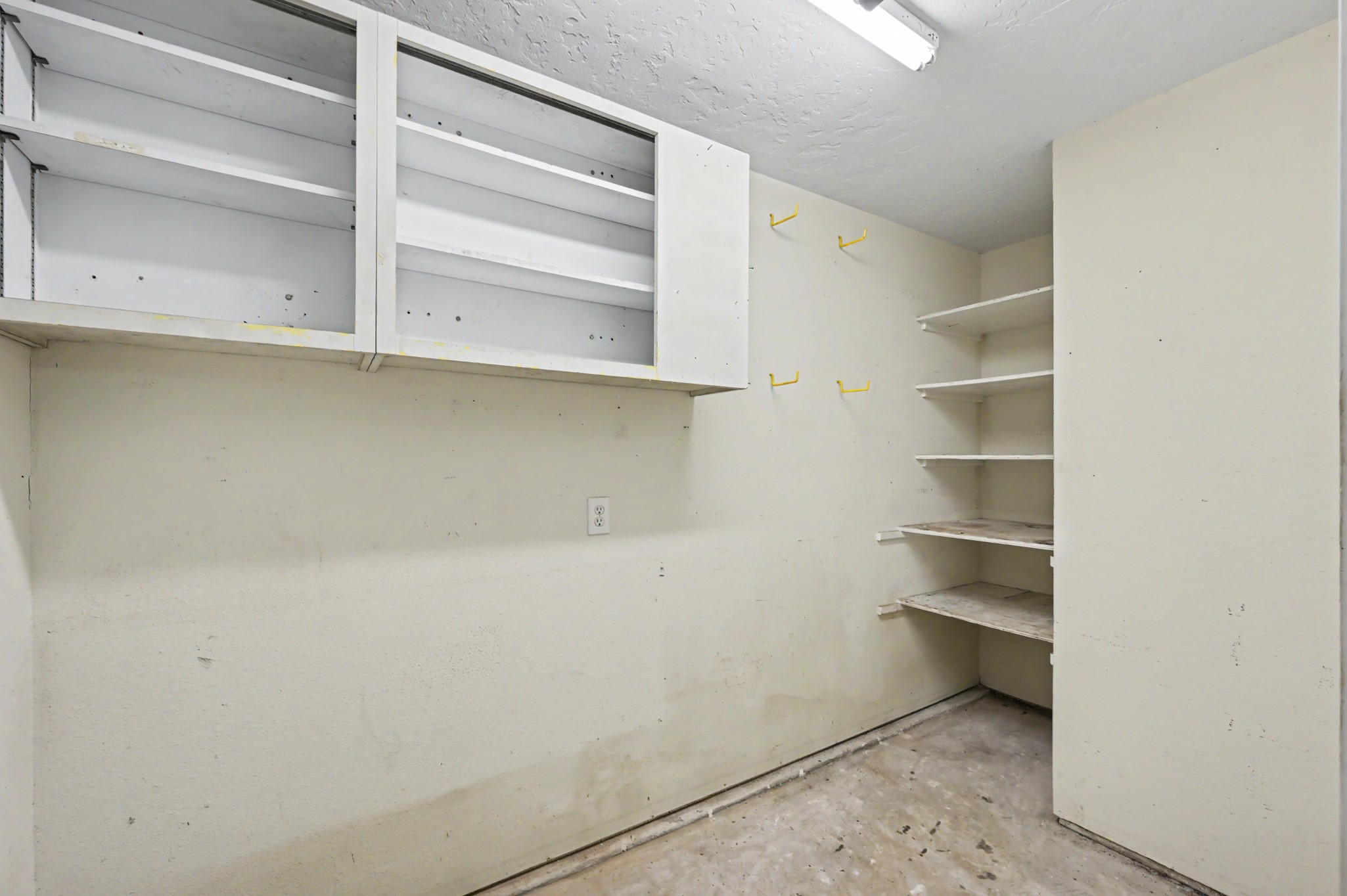 Workshop space in garage