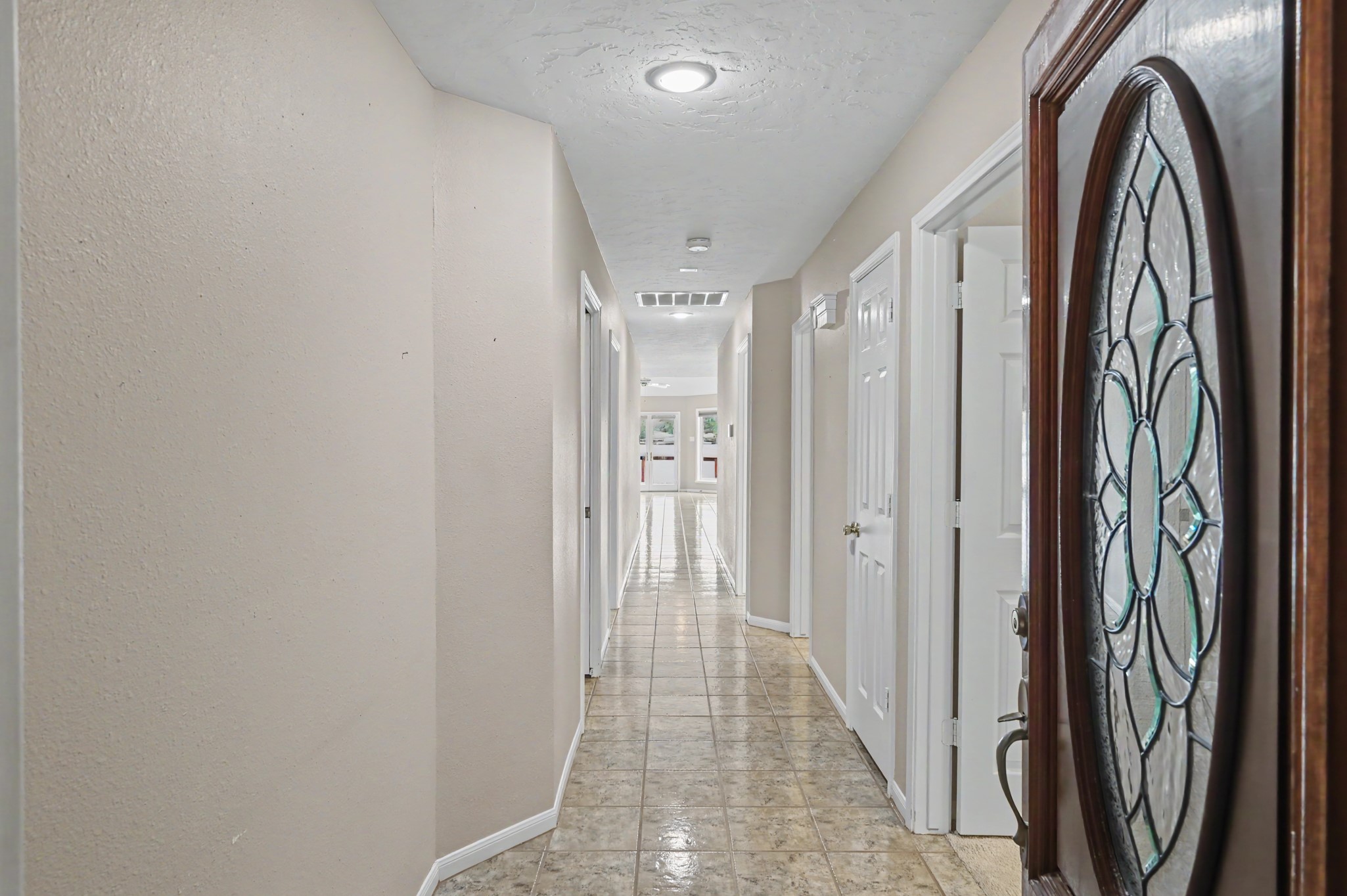 Upon opening the door, you can see the lake! Upon opening the door, you can see the lake!
