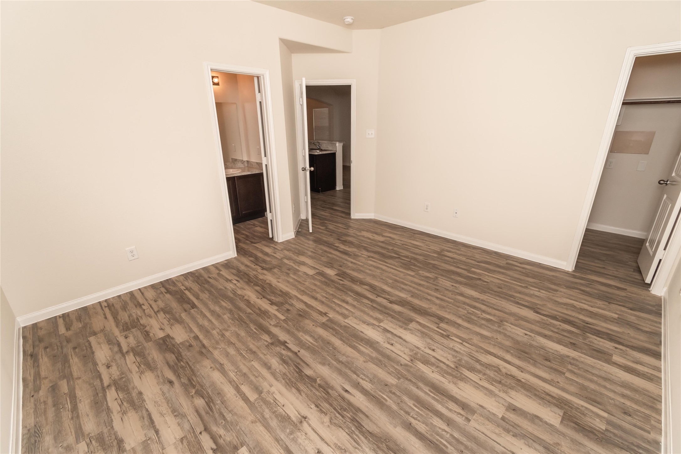 Photos may be representative of the floor plan and not the exact home. Finishes, layout, and features of the actual property for lease may vary.