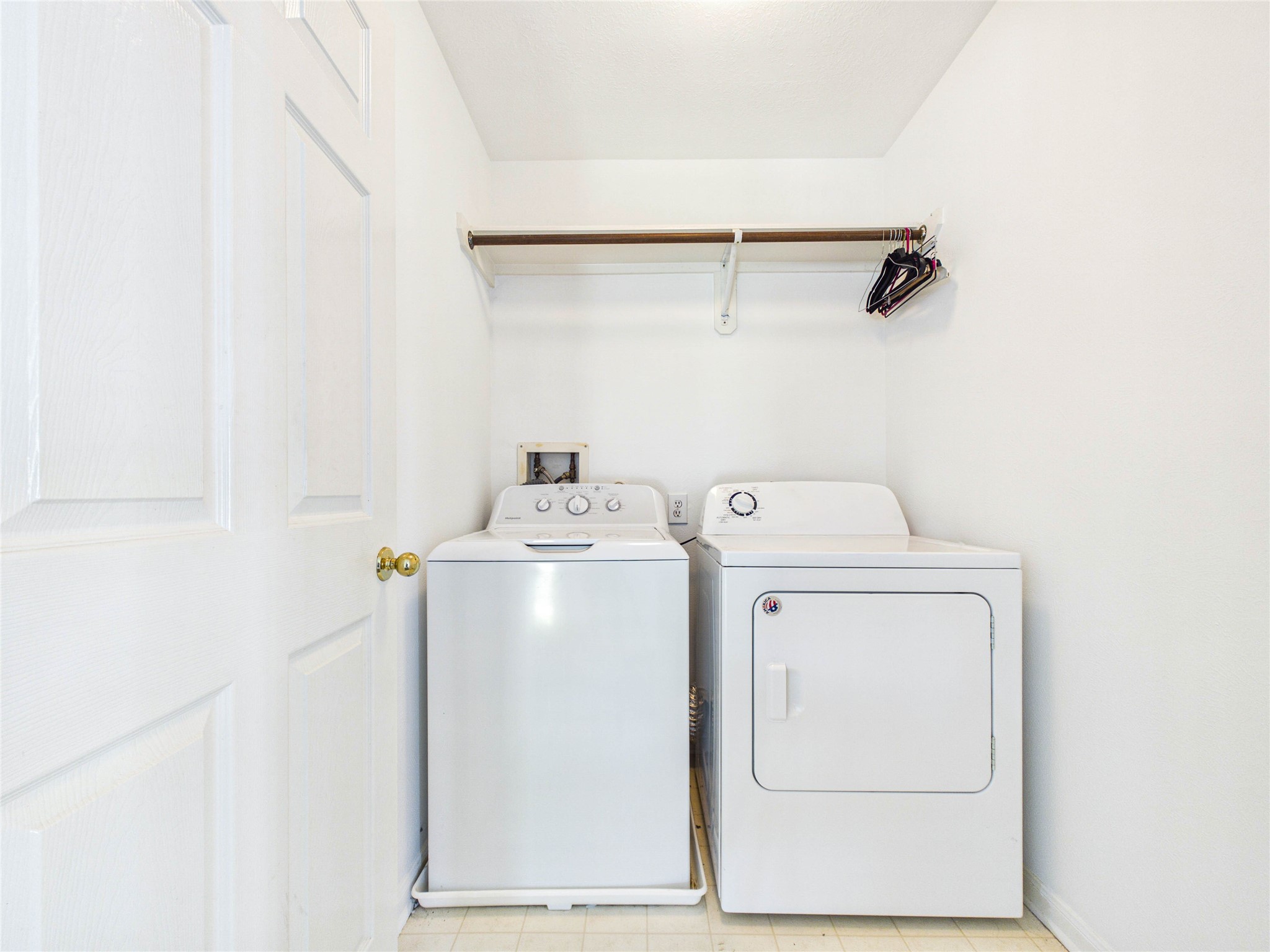 Washer/Dryer Included