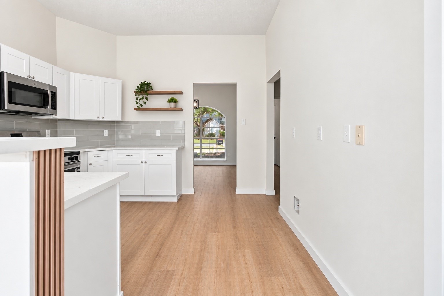This home has been fully updated throughout!
*This photo is virtually staged*
