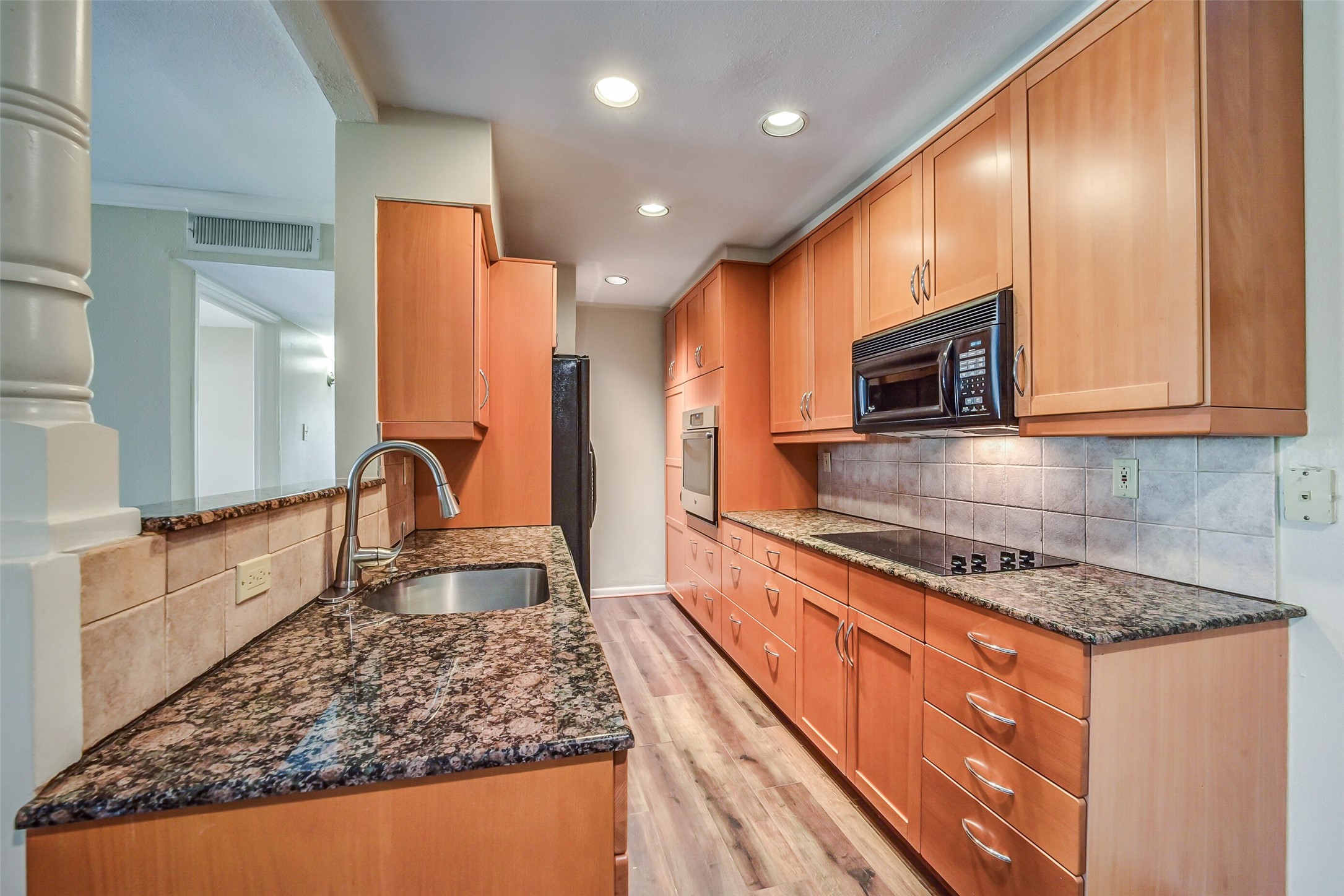 1601 S Shepherd Drive, #225, Houston, TX 77019 1601 S Shepherd Drive, #225, Houston, TX 77019