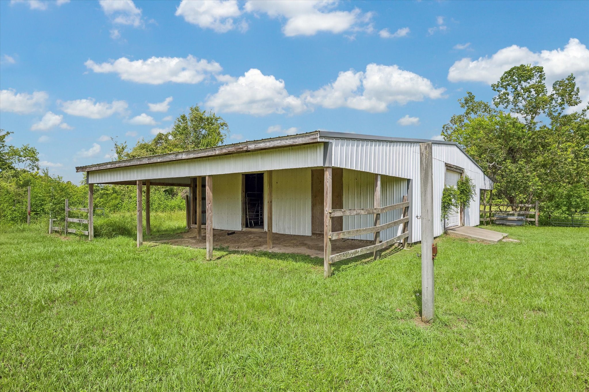 5806-A S Highway 35, Alvin, TX 77511