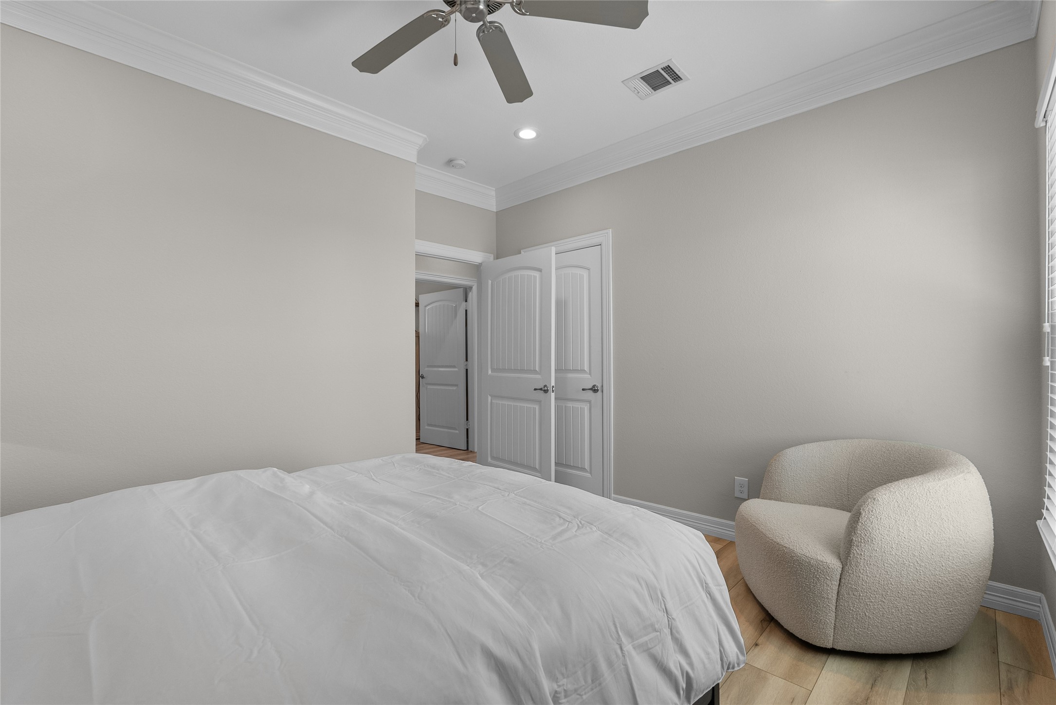 16610 Jolly Roger Road, Jamaica Beach, TX 77554