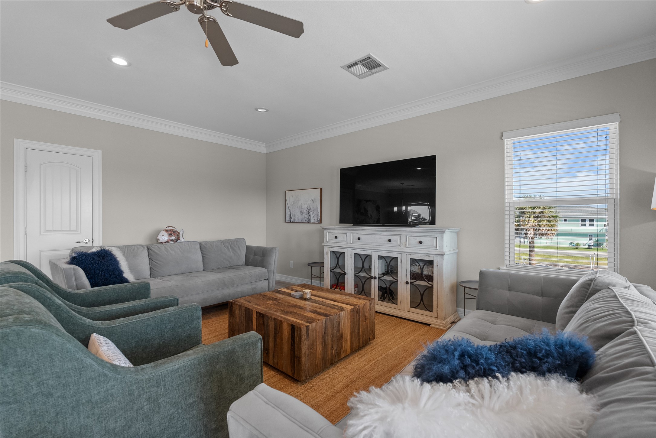16610 Jolly Roger Road, Jamaica Beach, TX 77554