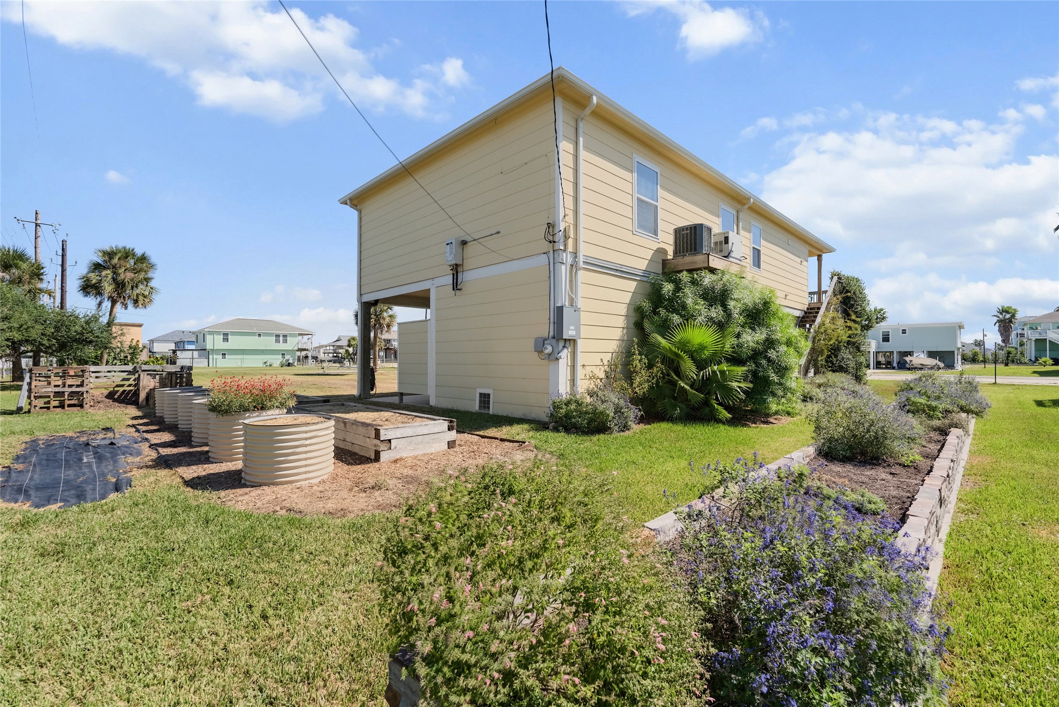16610 Jolly Roger Road, Jamaica Beach, TX 77554