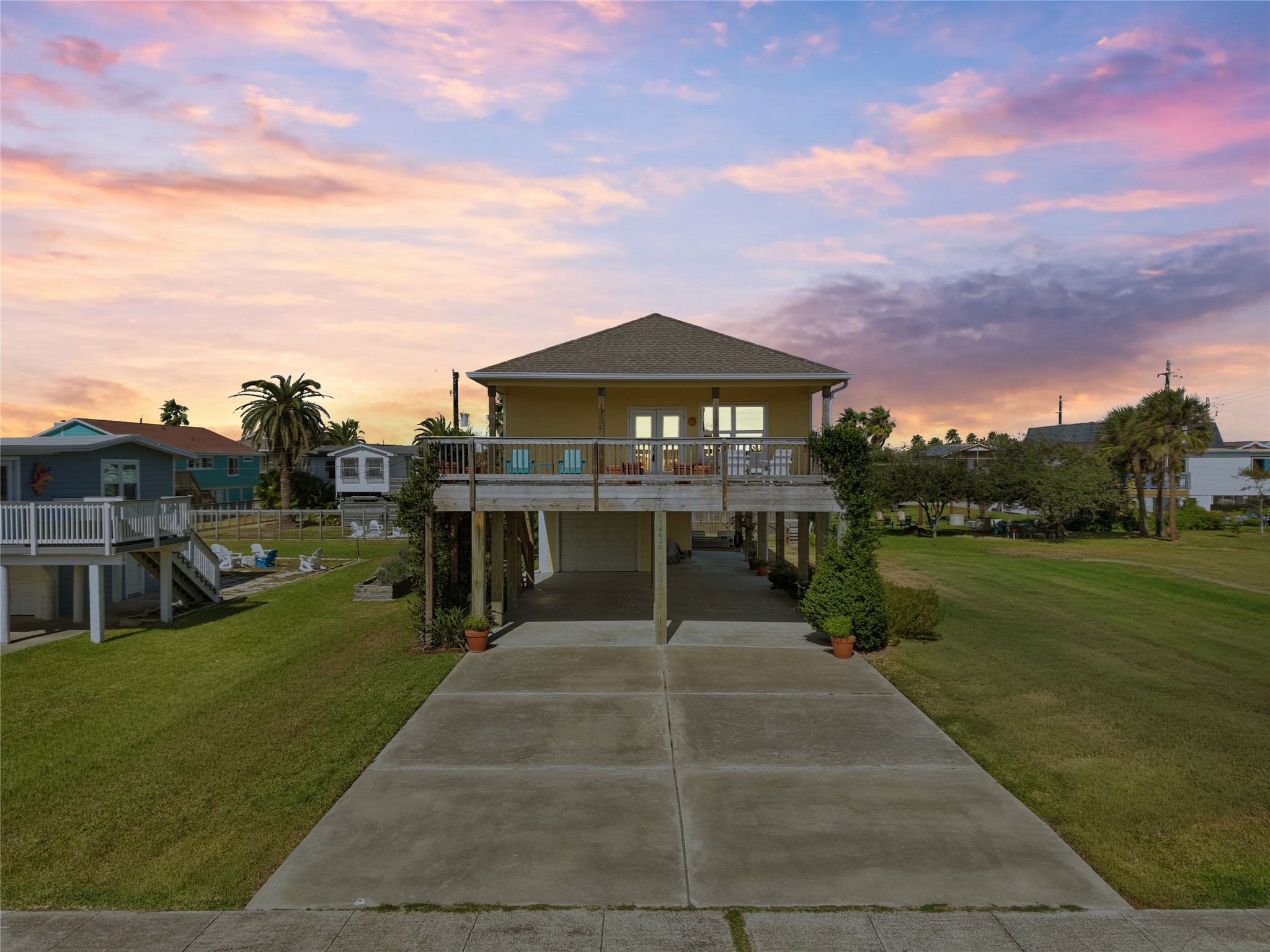 16610 Jolly Roger Road, Jamaica Beach, TX 77554