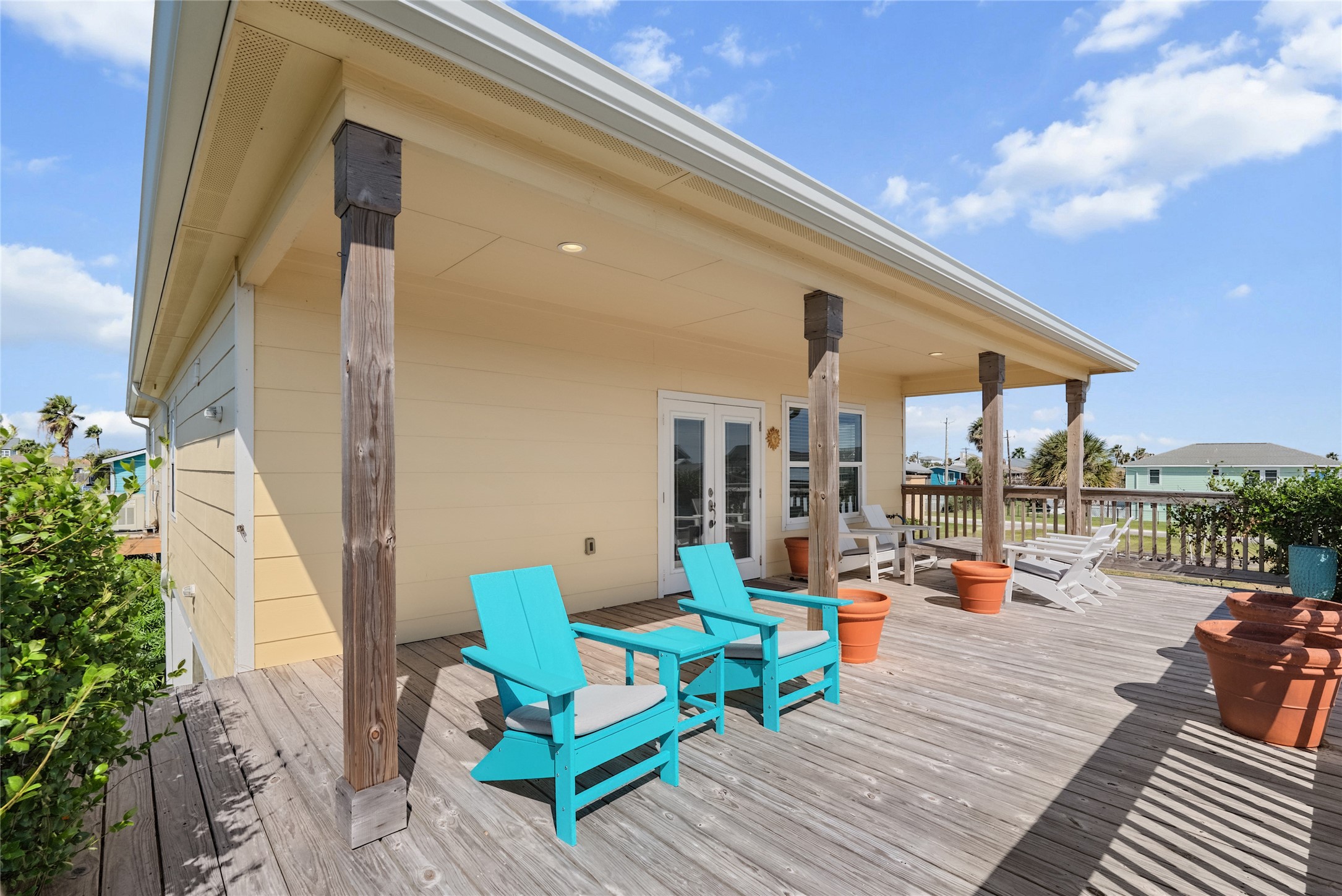 16610 Jolly Roger Road, Jamaica Beach, TX 77554