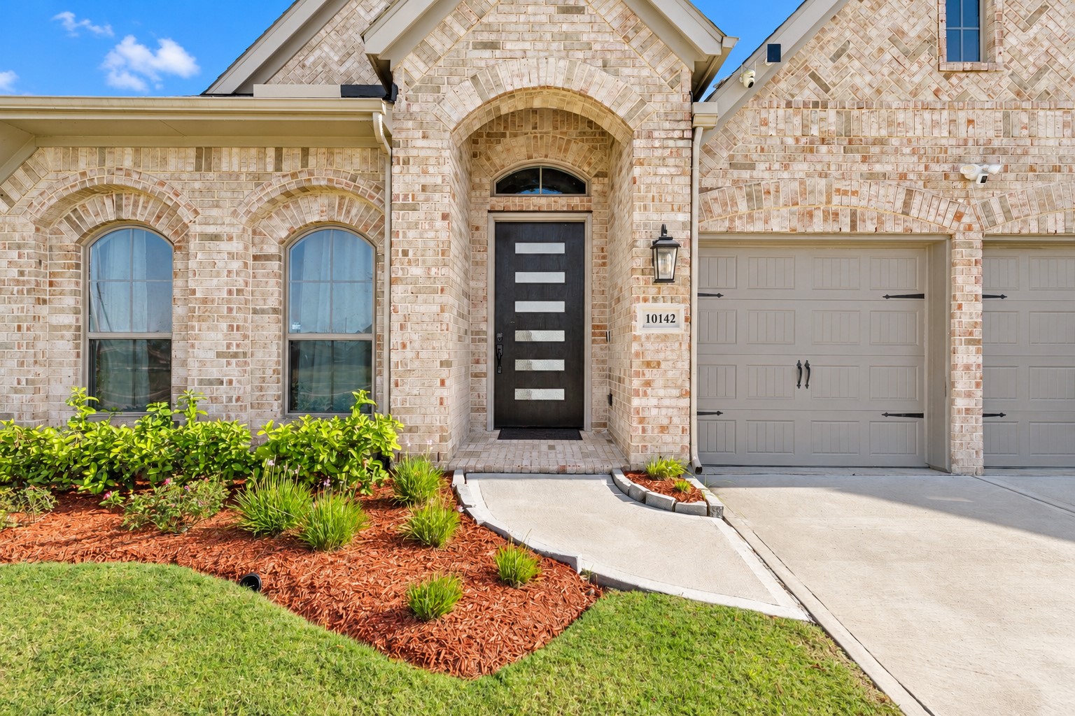 10142 Starry Night Lane, Manvel, TX 77578