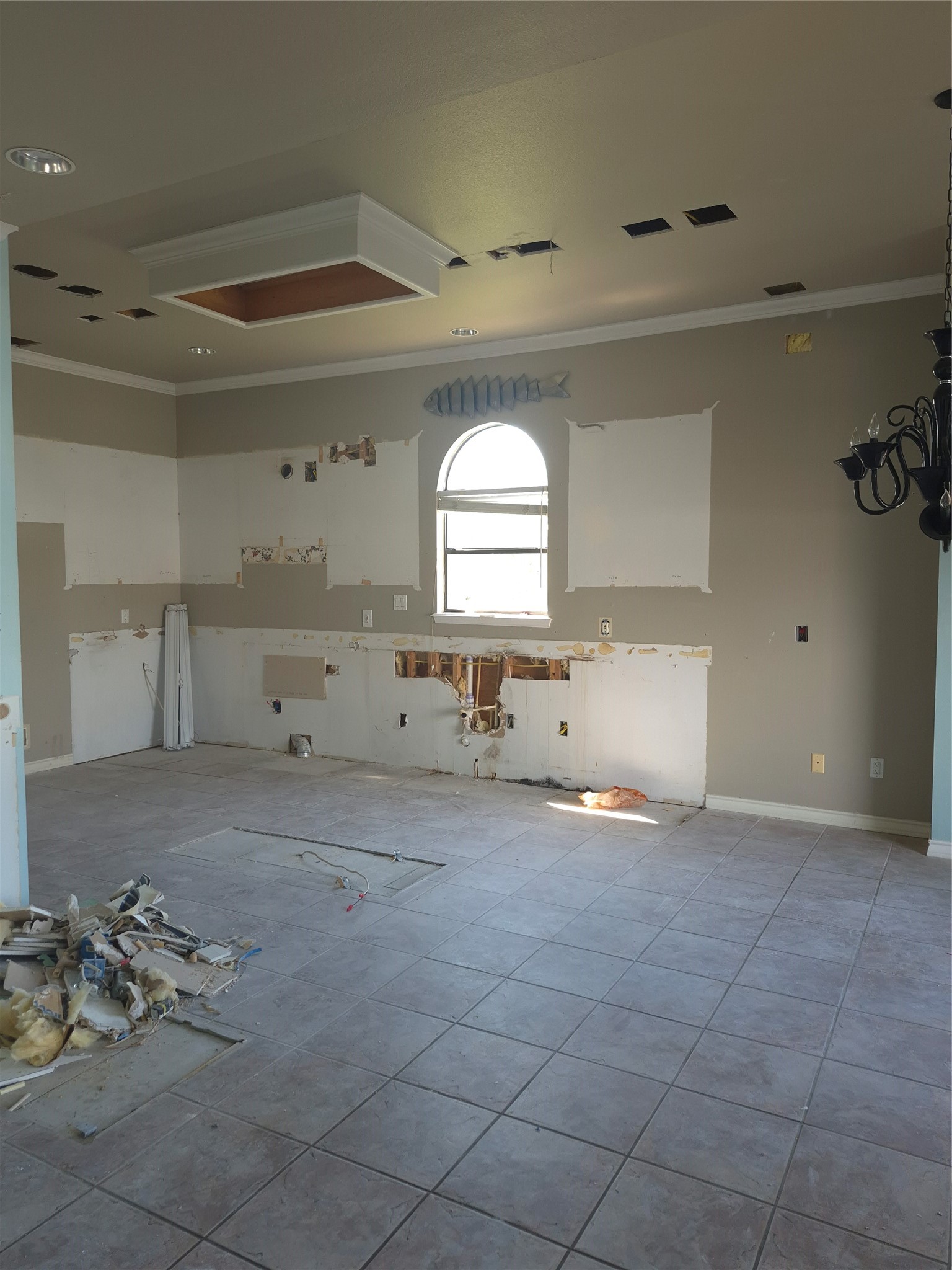 Brand new Kitchen Under construction many updates home ready for Thanksgiving.