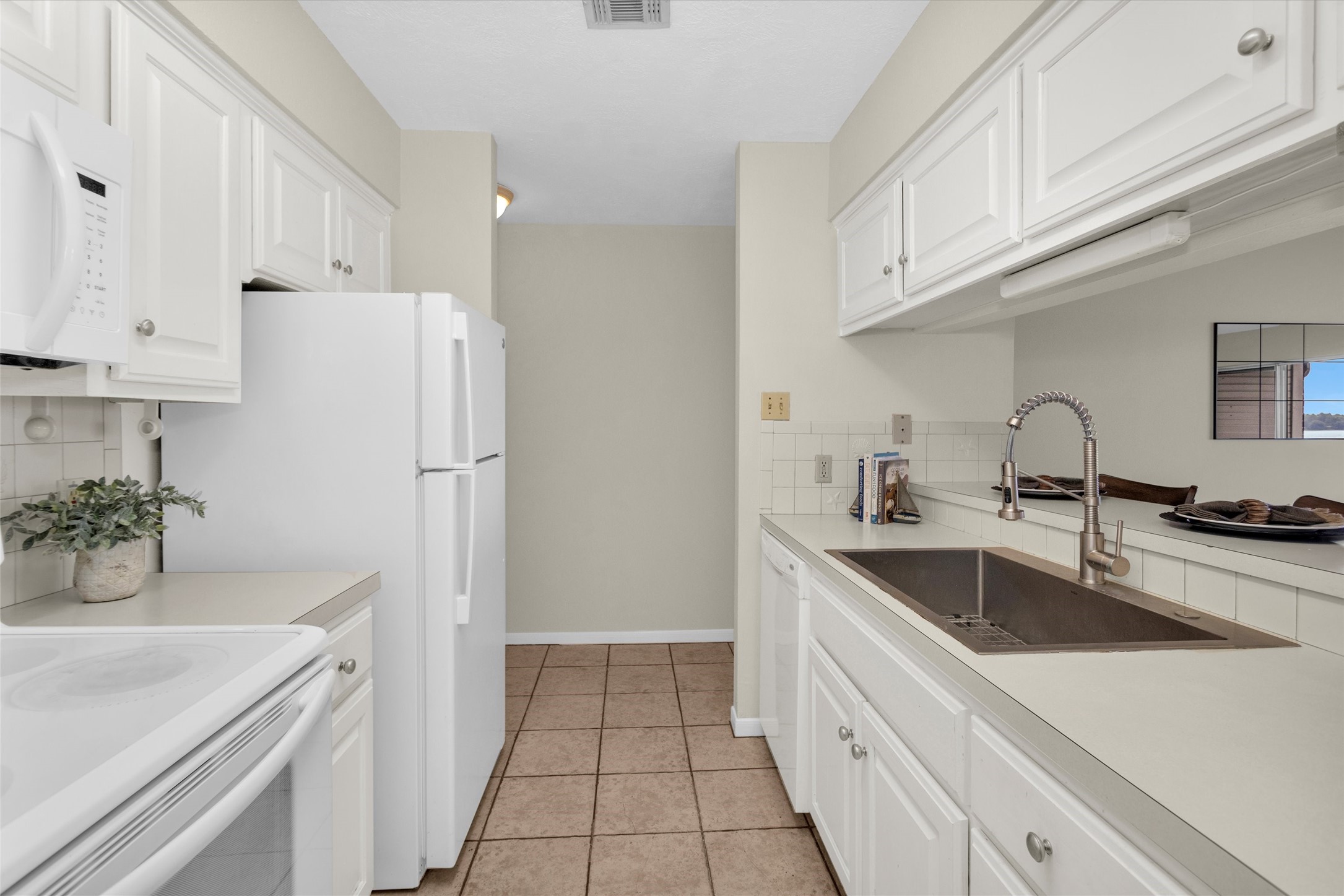 801 River Road, #104E, Montgomery, TX 77356