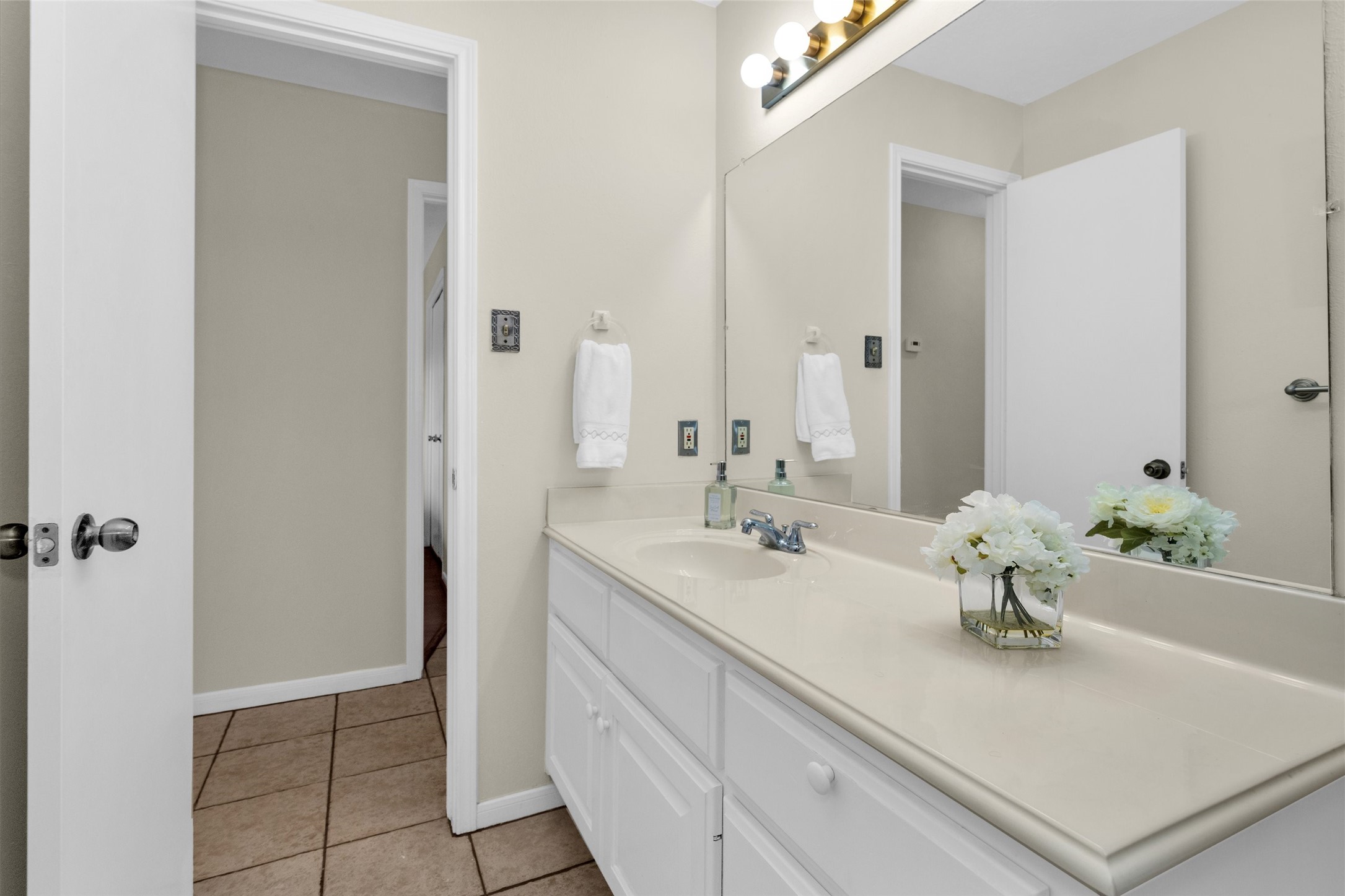 801 River Road, #104E, Montgomery, TX 77356