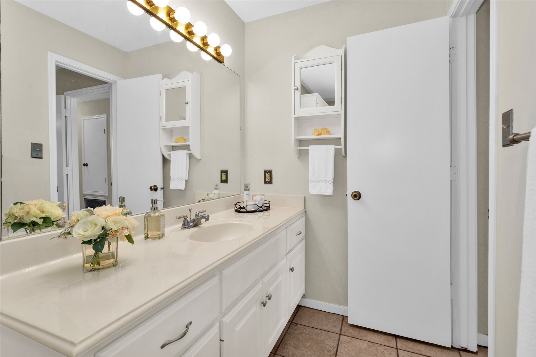 801 River Road, #104E, Montgomery, TX 77356
