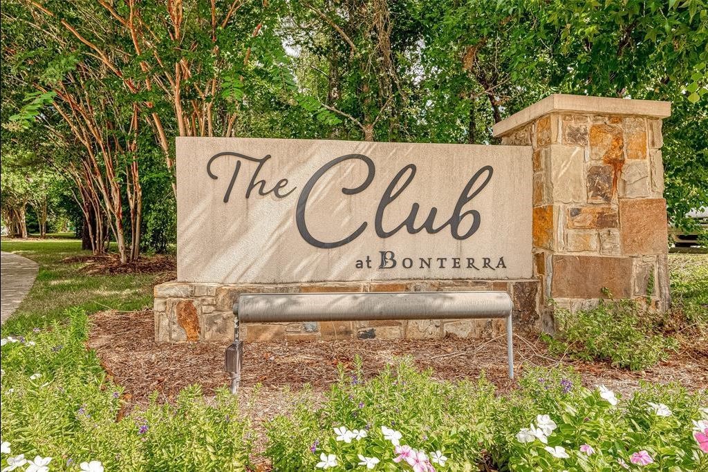 The Bonterra Club is the heart of this vibrant 55+ community, offering exceptional amenities including a resort-style pool, state-of-the-art fitness center, pickleball courts, social events, and countless opportunities to connect with neighbors.