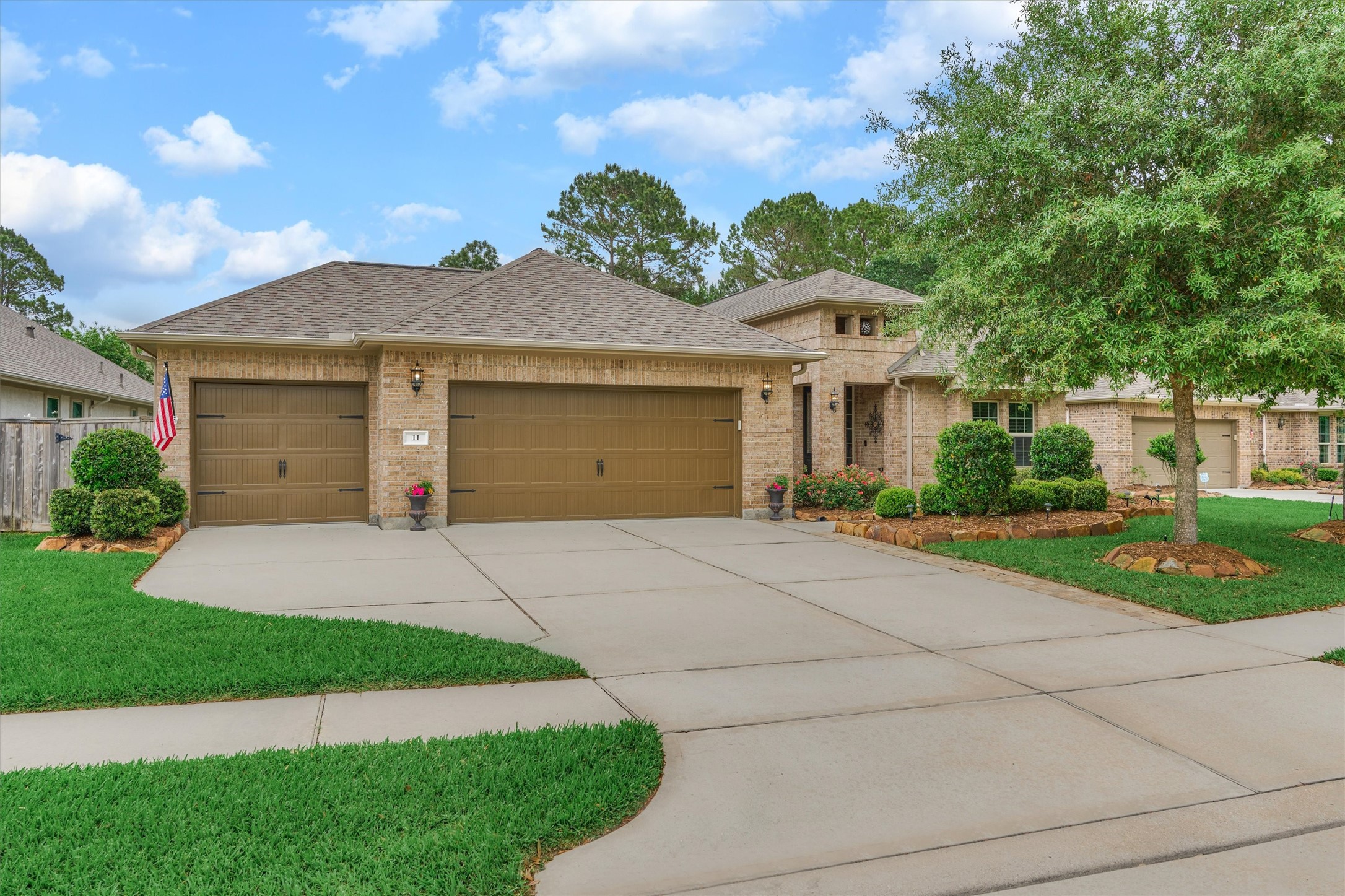 RARE FIND at this price! Motivated sellers invite you to experience this immaculate Taylor Morrison 1-story in highly coveted Bonterra section of Woodforest! RARE FIND at this price! Motivated sellers invite you to experience this immaculate Taylor Morrison 1-story in highly coveted Bonterra section of Woodforest!