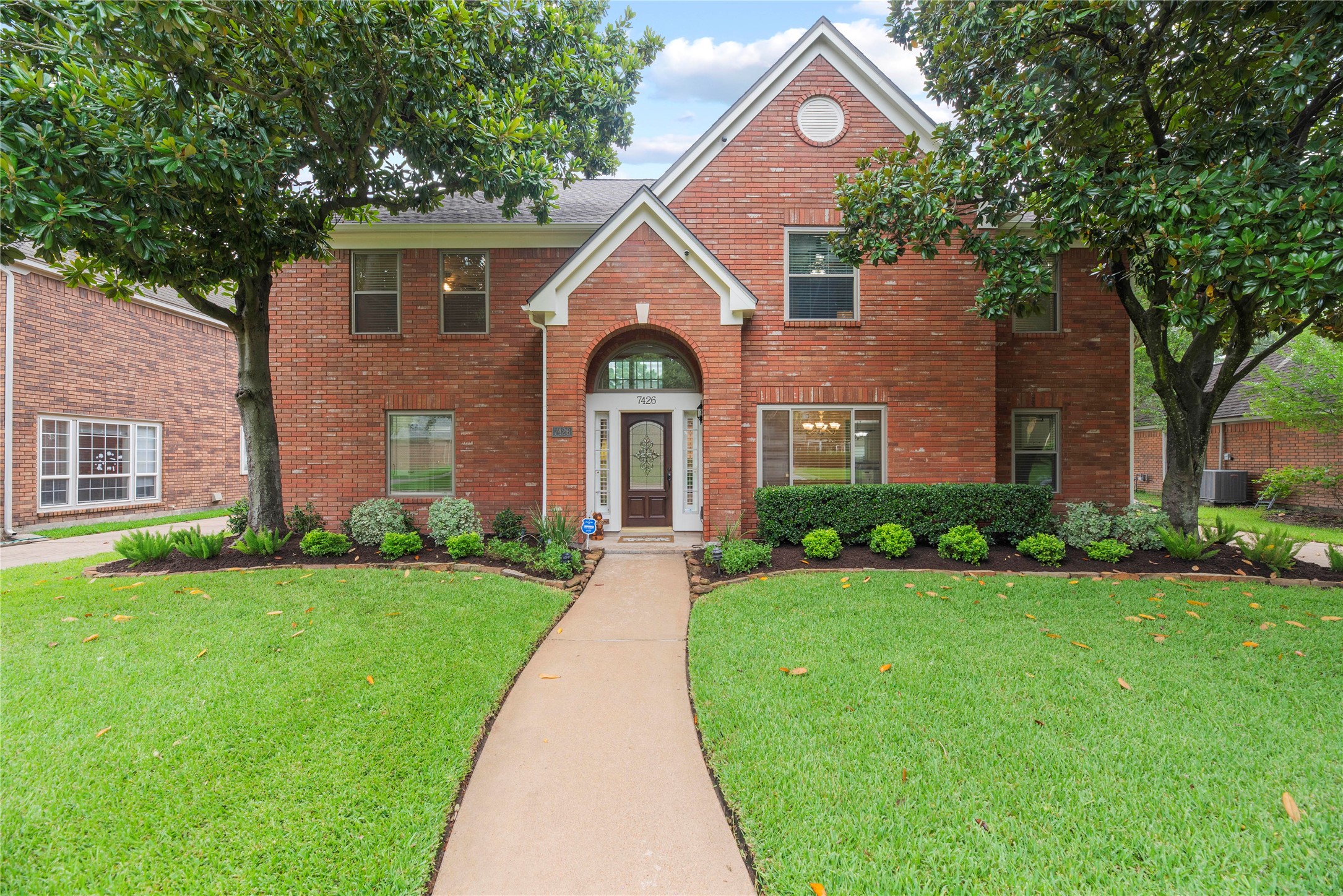 Beautifully refreshed from top to bottom, this well-loved Perry home combines classic curb appeal w/meaningful updates, open, airy living spaces, 5-bedroom flexibility, storage galore, a remodeled owners retreat, 2021 roof, updated windows, exterior security cameras, landscaped yard, full sprinkler system & neighborhood pool and park amenities nearby. Beautifully refreshed from top to bottom, this well-loved Perry home combines classic curb appeal w/meaningful updates, open, airy living spaces, 5-bedroom flexibility, storage galore, a remodeled owners retreat, 2021 roof, updated windows, exterior security cameras, landscaped yard, full sprinkler system & neighborhood pool and park amenities nearby.