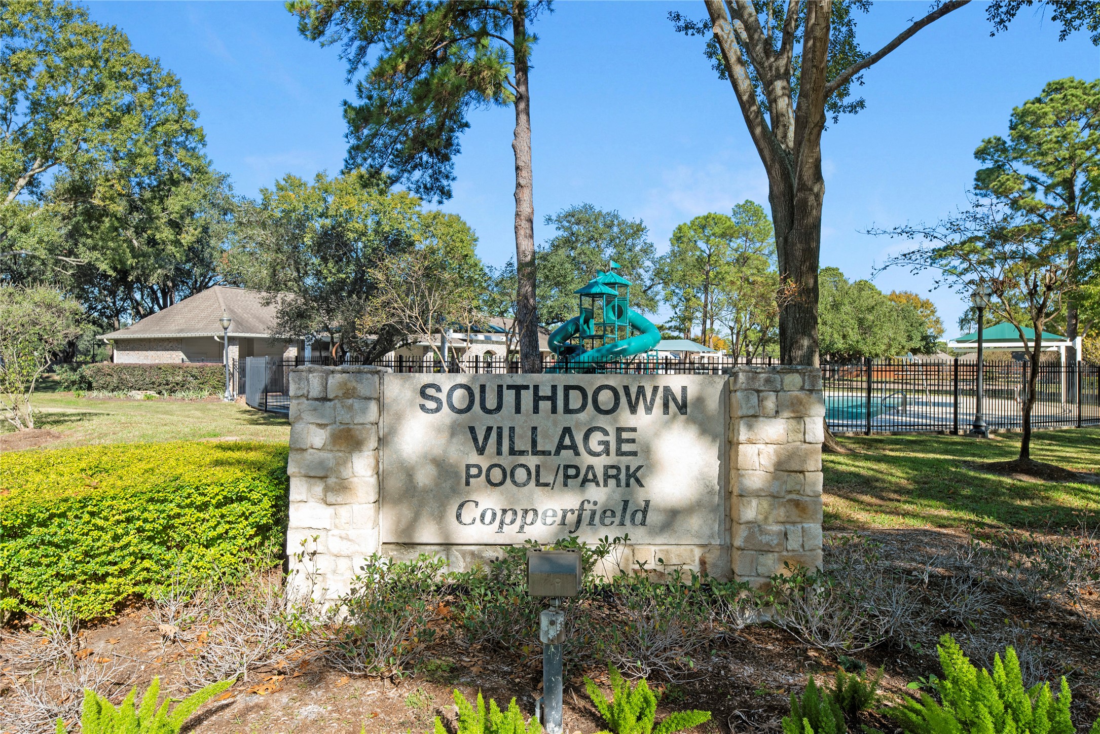 Youre going to love living & playing in Copperfields beautiful Southdown Village with friendly neighbors and amazing amenities.