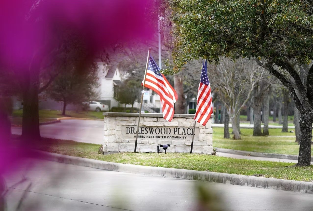 Located in the Braeswood Place Community - BPHA Located in the Braeswood Place Community - BPHA