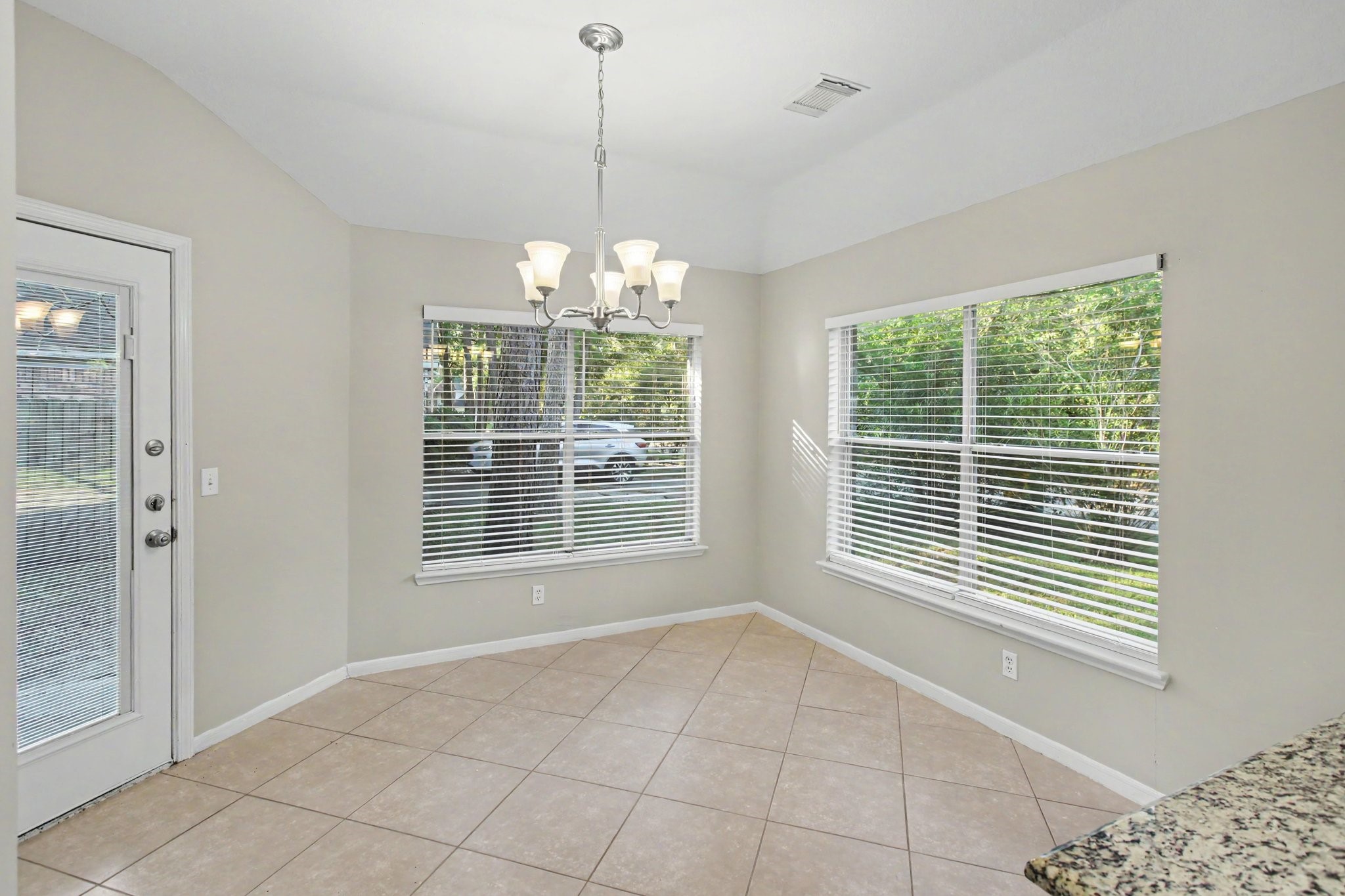 86 N Lace Arbor Drive, The Woodlands, TX 77382