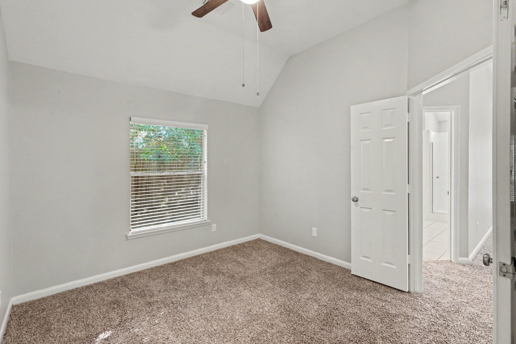 86 N Lace Arbor Drive, The Woodlands, TX 77382