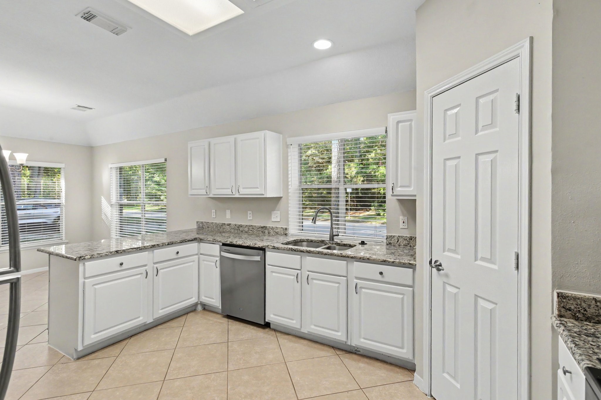 86 N Lace Arbor Drive, The Woodlands, TX 77382