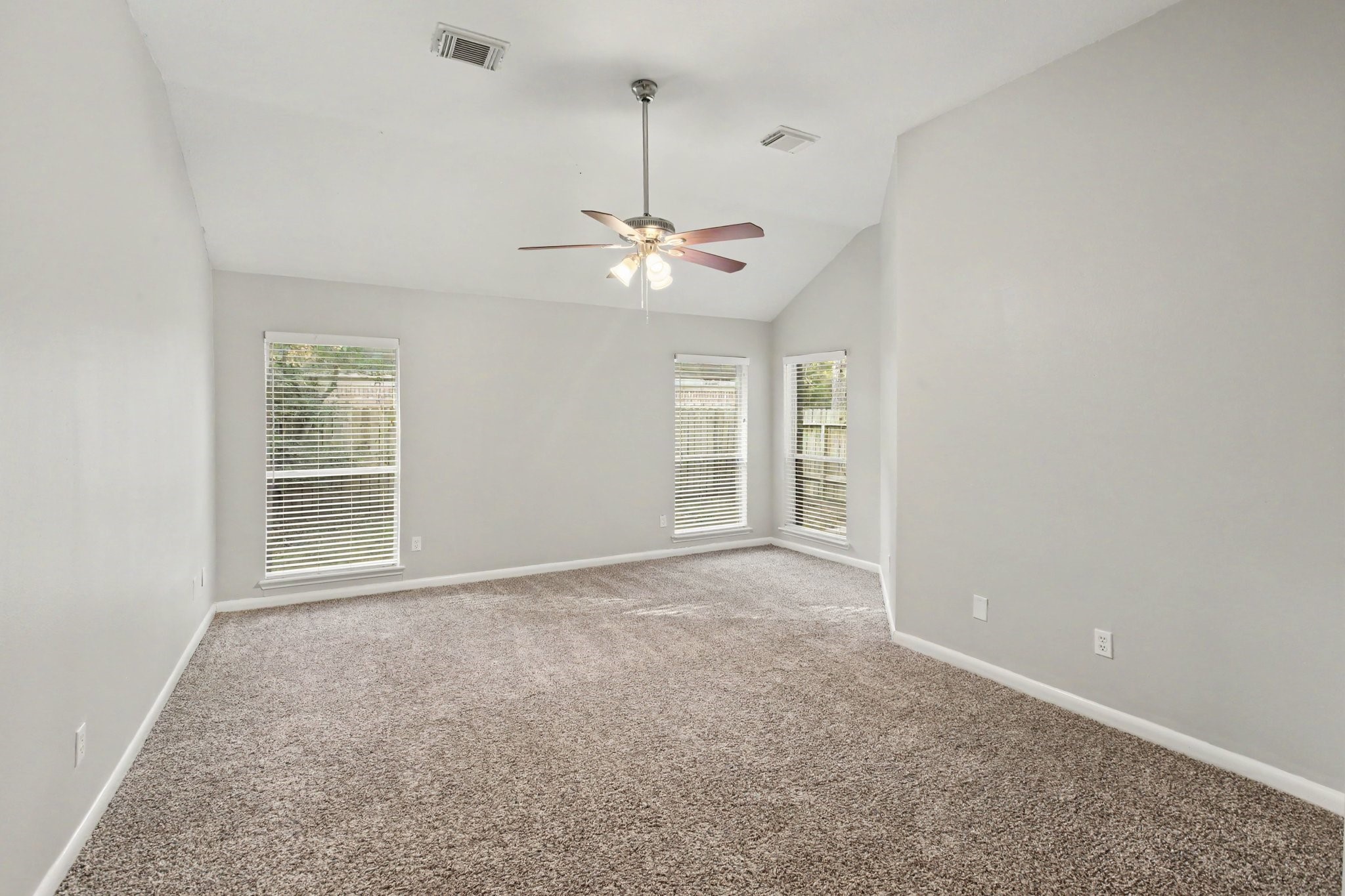86 N Lace Arbor Drive, The Woodlands, TX 77382