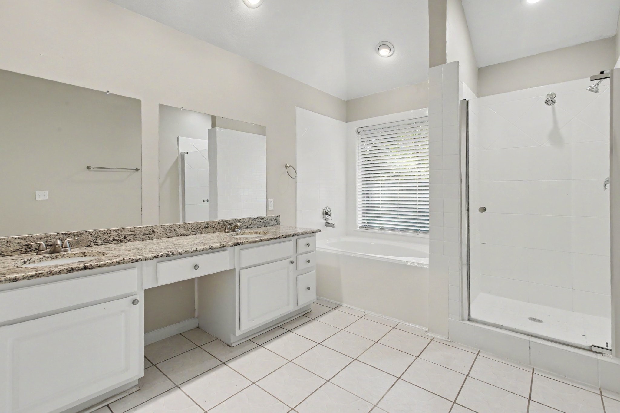 86 N Lace Arbor Drive, The Woodlands, TX 77382