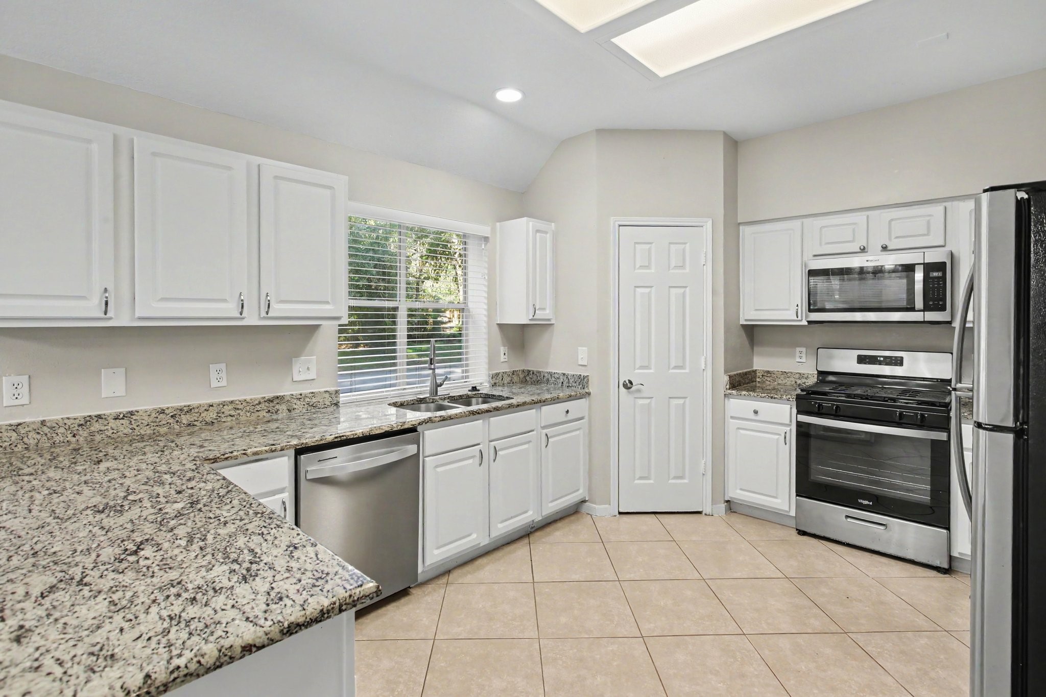 86 N Lace Arbor Drive, The Woodlands, TX 77382