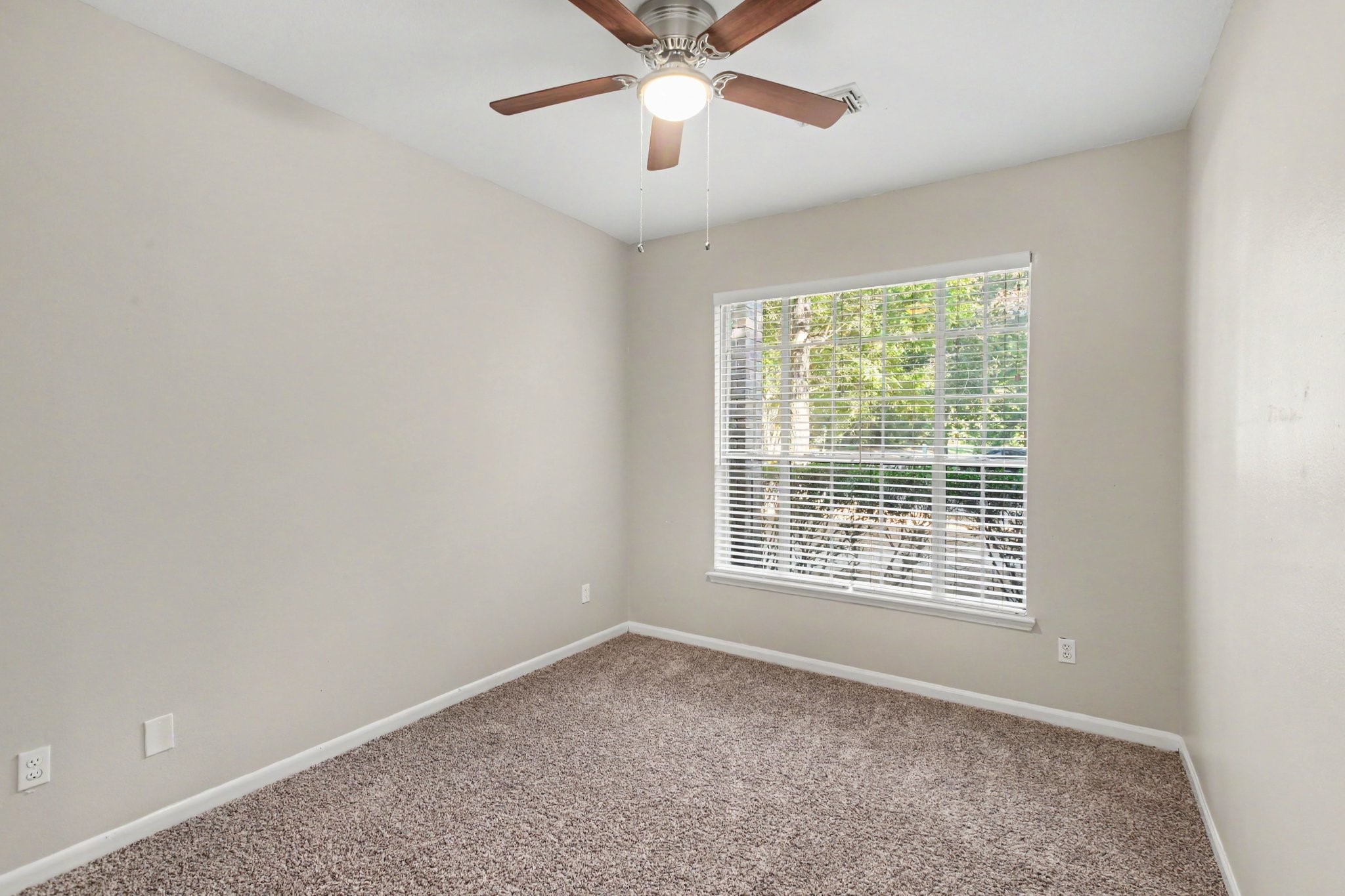 86 N Lace Arbor Drive, The Woodlands, TX 77382