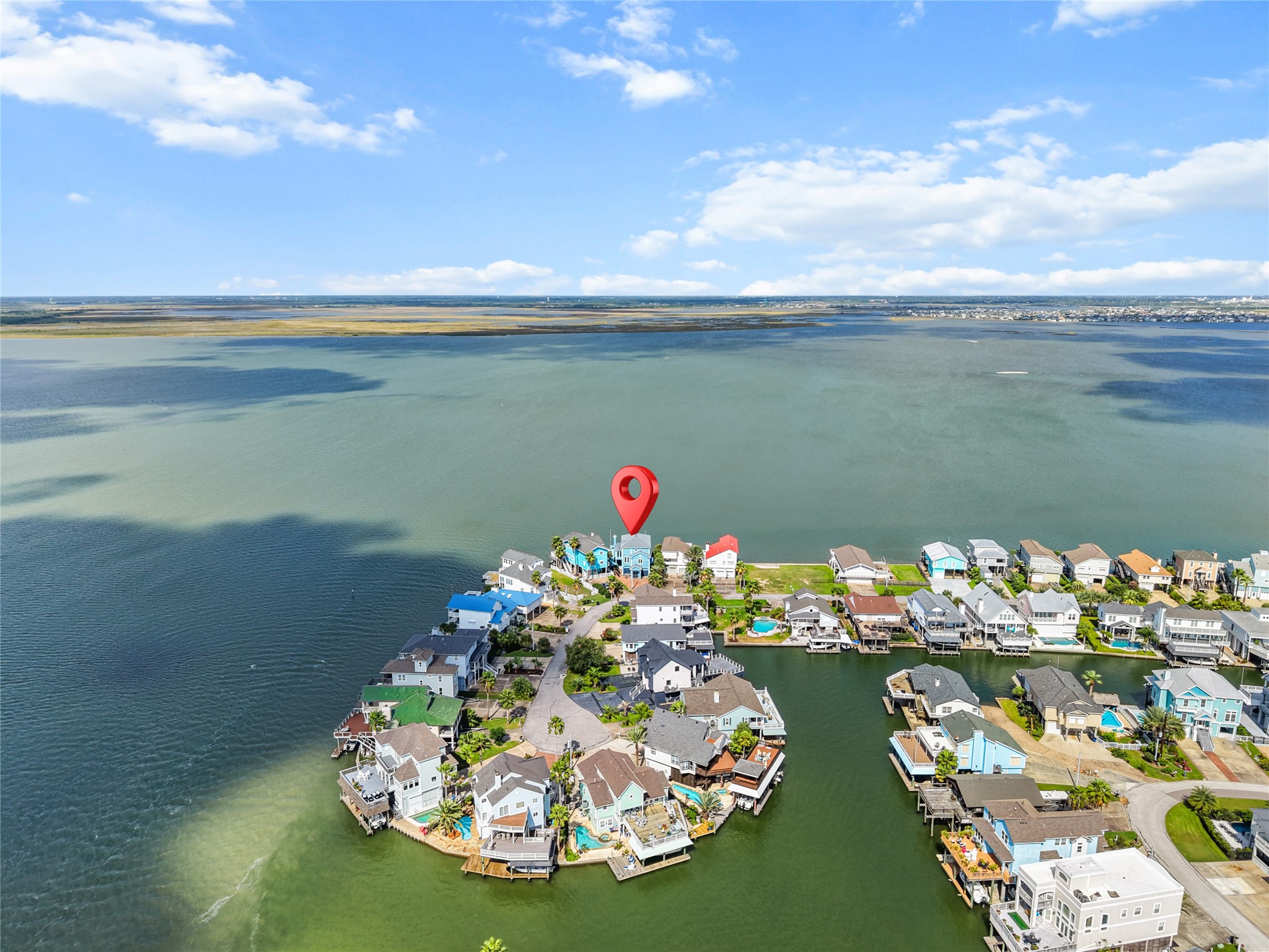 143 Isles End Road, Tiki Island, TX 77554
