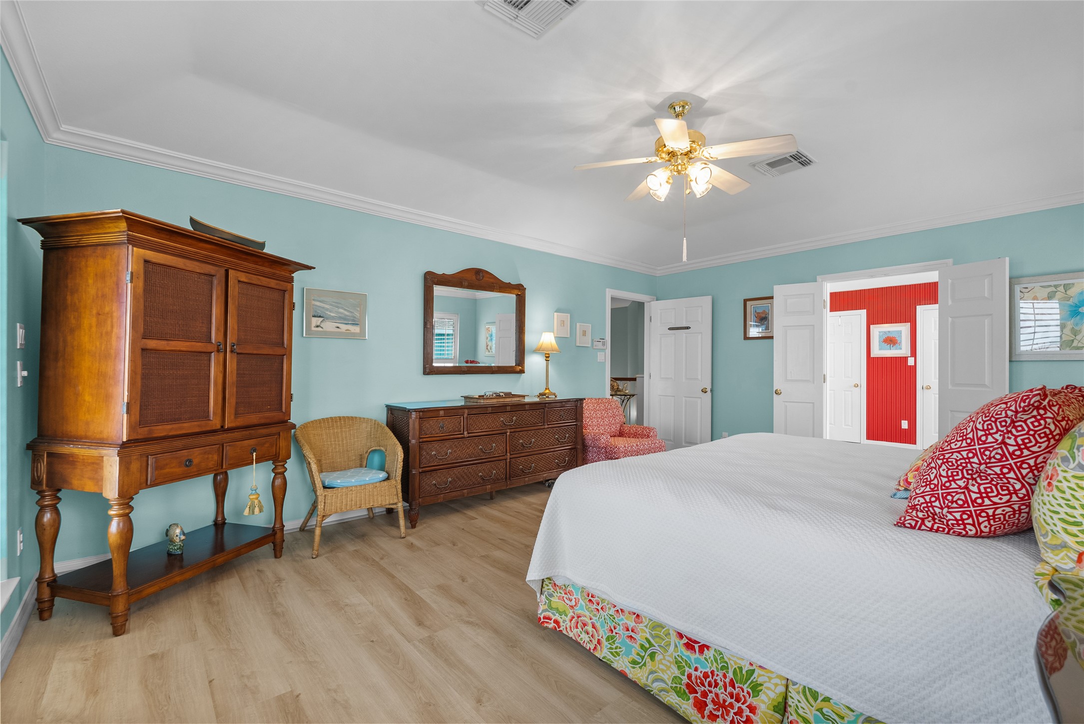 143 Isles End Road, Tiki Island, TX 77554