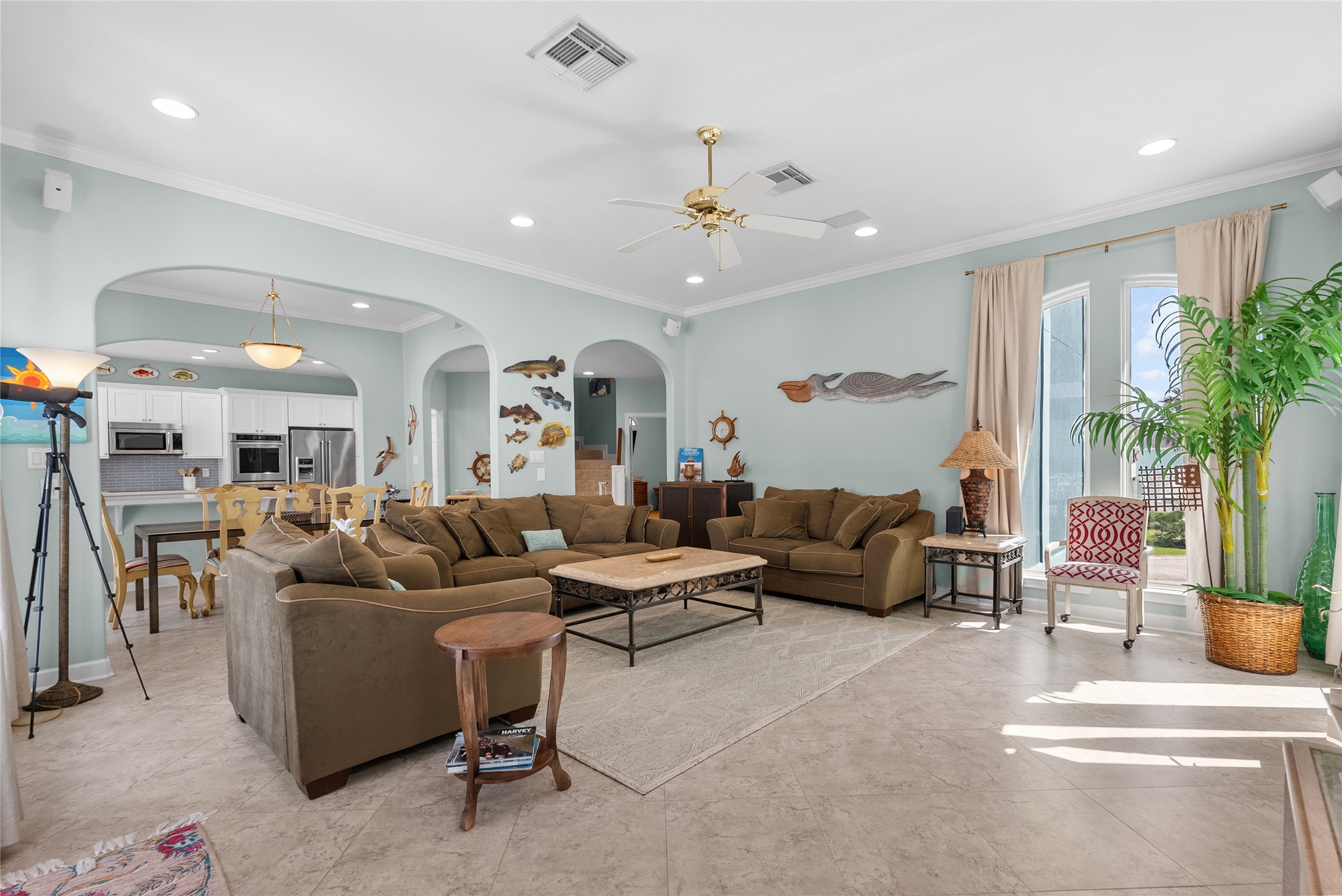 143 Isles End Road, Tiki Island, TX 77554