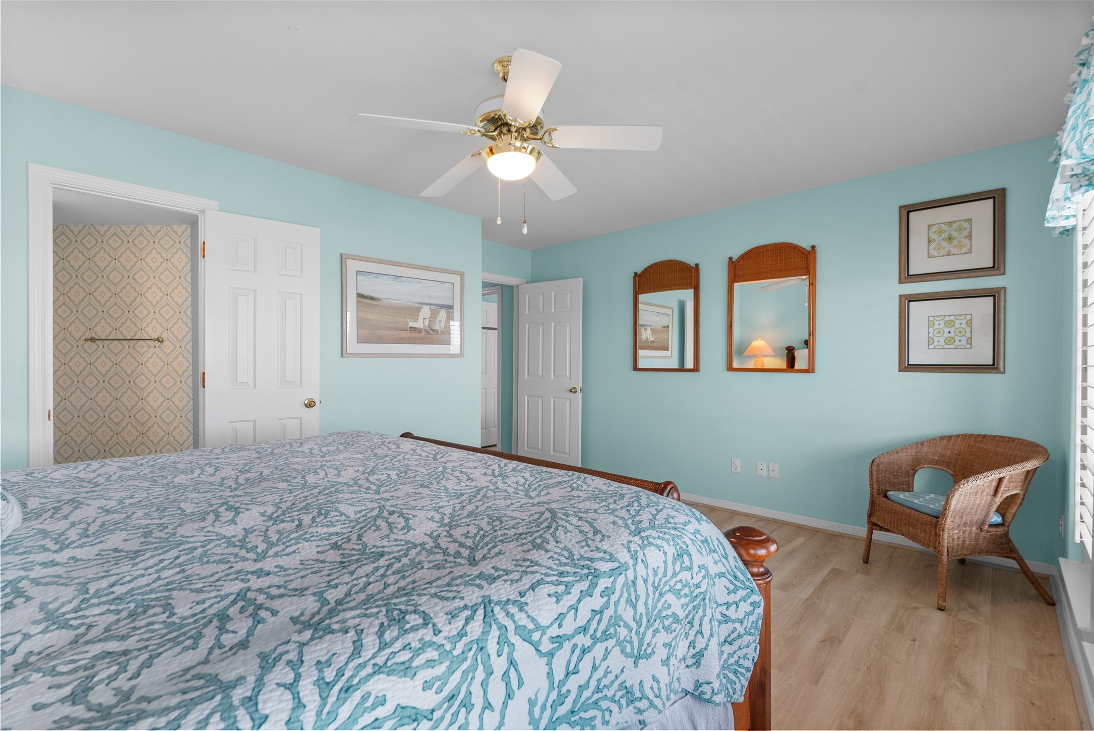143 Isles End Road, Tiki Island, TX 77554